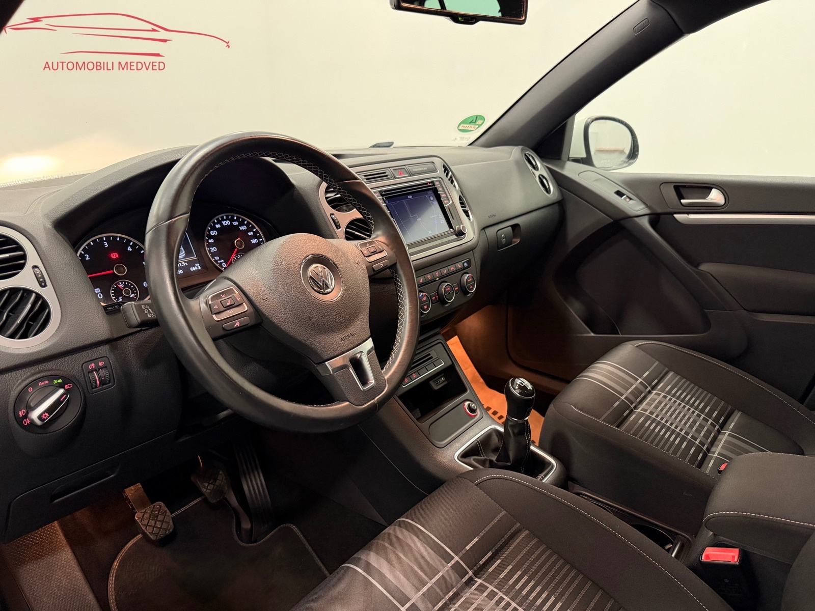 VW Tiguan 2,0 TDI BMT LOUNGE, NAVI, KAMERA, KUKA, JAMSTVO 12 mj!, fotografija 11