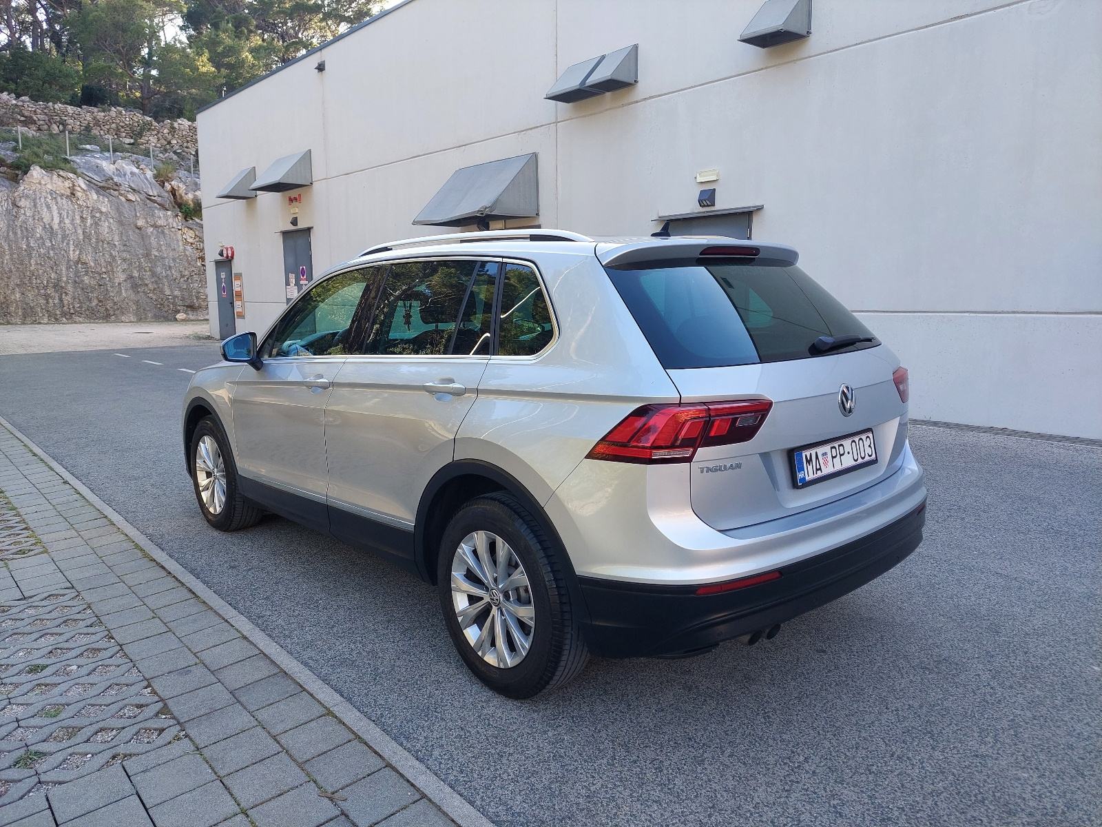 VW Tiguan 2,0 TDI BMT*PANORAMA*HR.AUTO*, fotografija 8