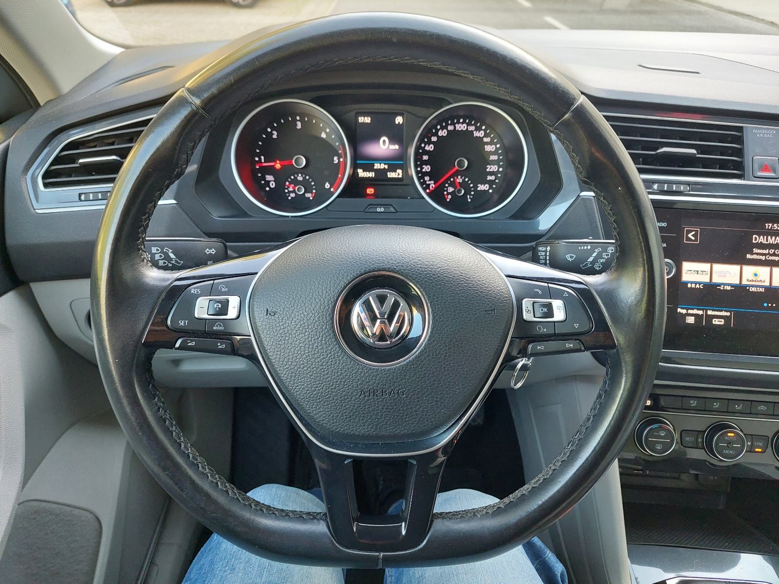 VW Tiguan 2,0 TDI BMT*PANORAMA*HR.AUTO*, fotografija 9