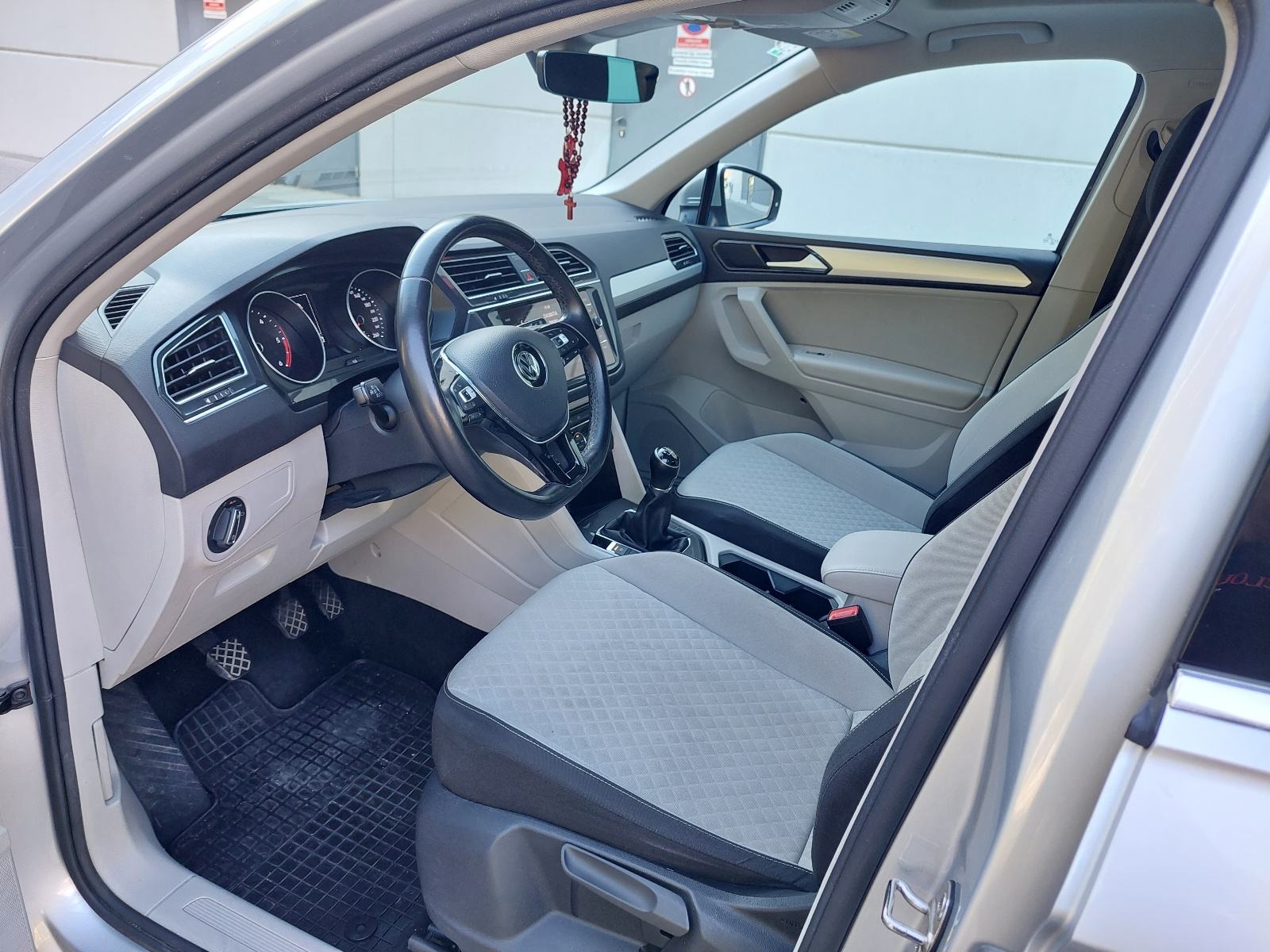 VW Tiguan 2,0 TDI BMT*PANORAMA*HR.AUTO*, fotografija 12
