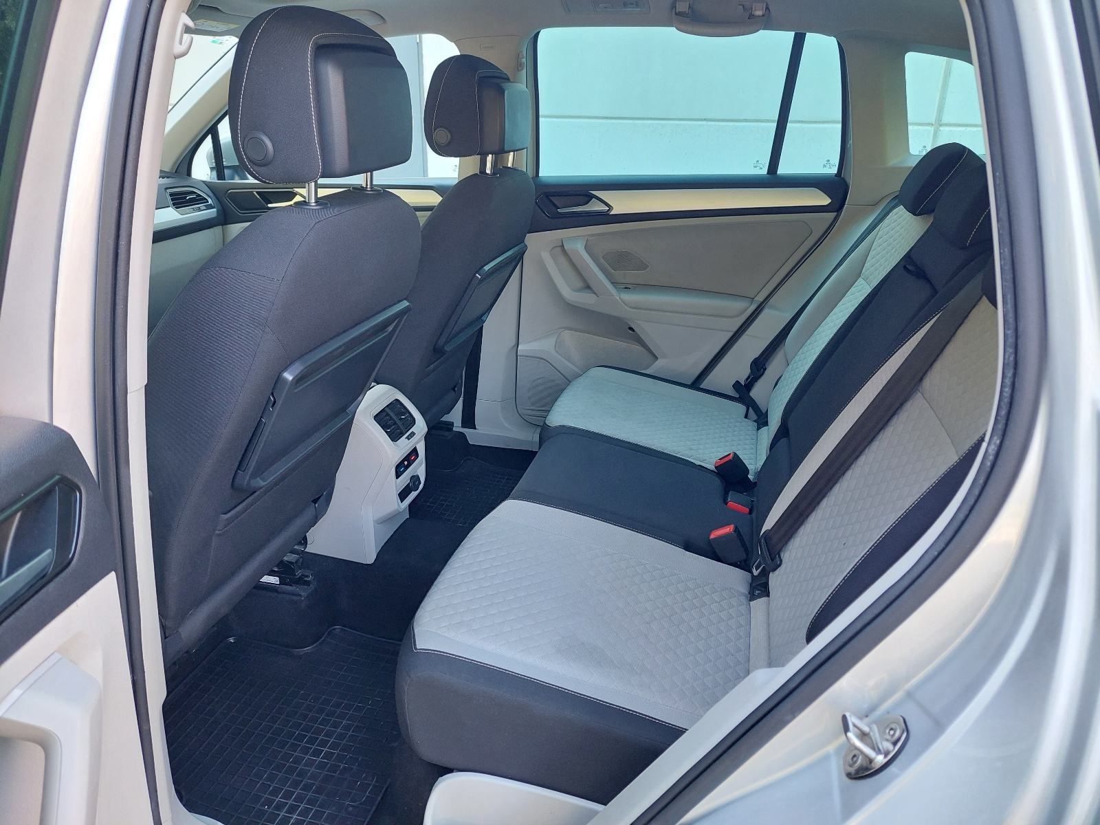 VW Tiguan 2,0 TDI BMT*PANORAMA*HR.AUTO*, fotografija 16
