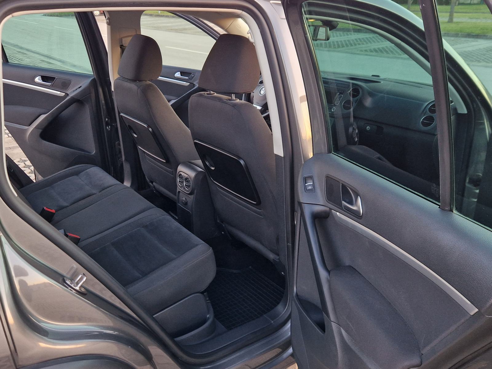 VW TIGUAN 2.0 TDI BMT R-LINE HIGHLINE - 1.VLASNIK-SERVISNA-ATRAKTIVAN, fotografija 19