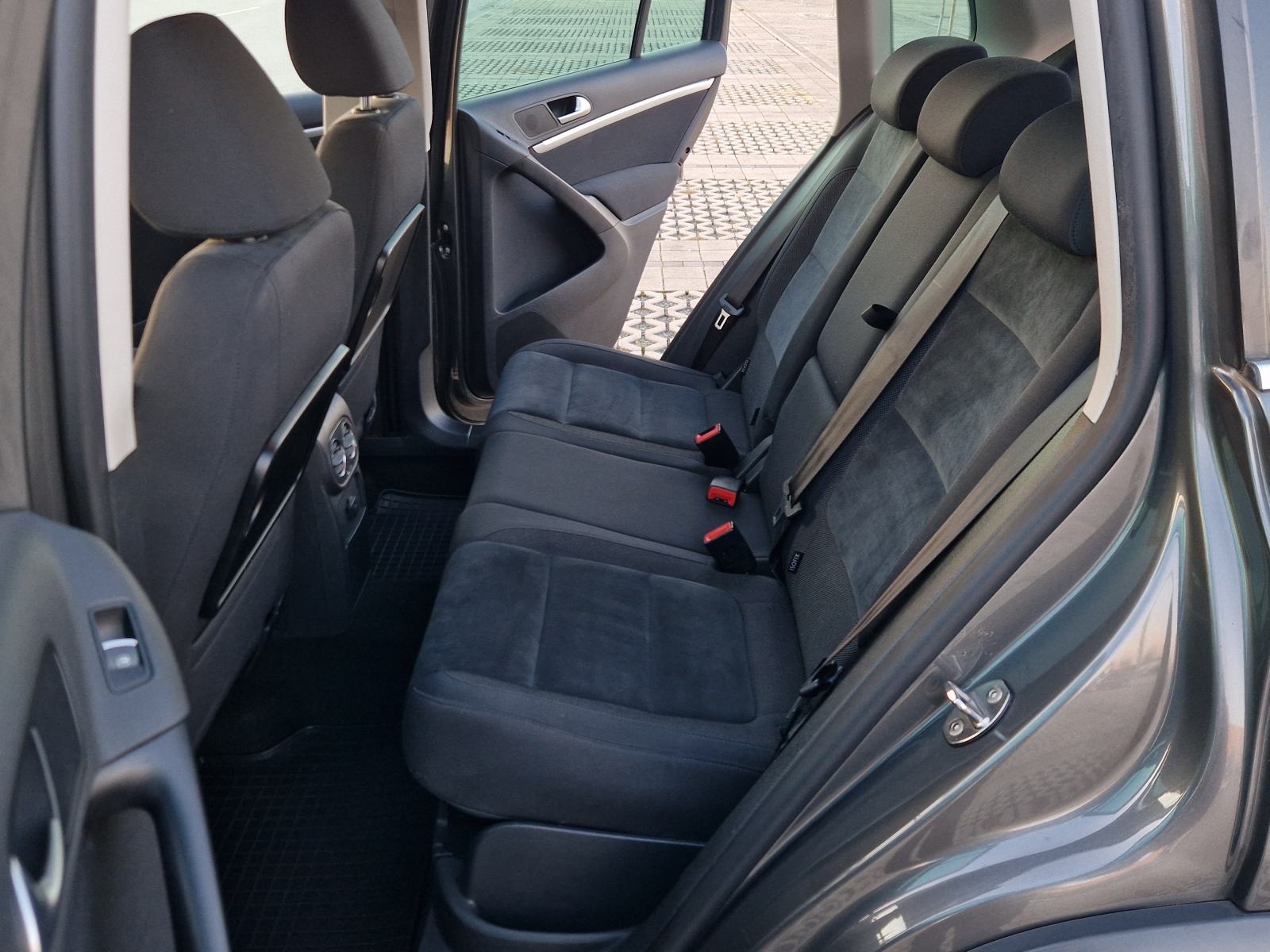 VW TIGUAN 2.0 TDI BMT R-LINE HIGHLINE - 1.VLASNIK-SERVISNA-ATRAKTIVAN, fotografija 15