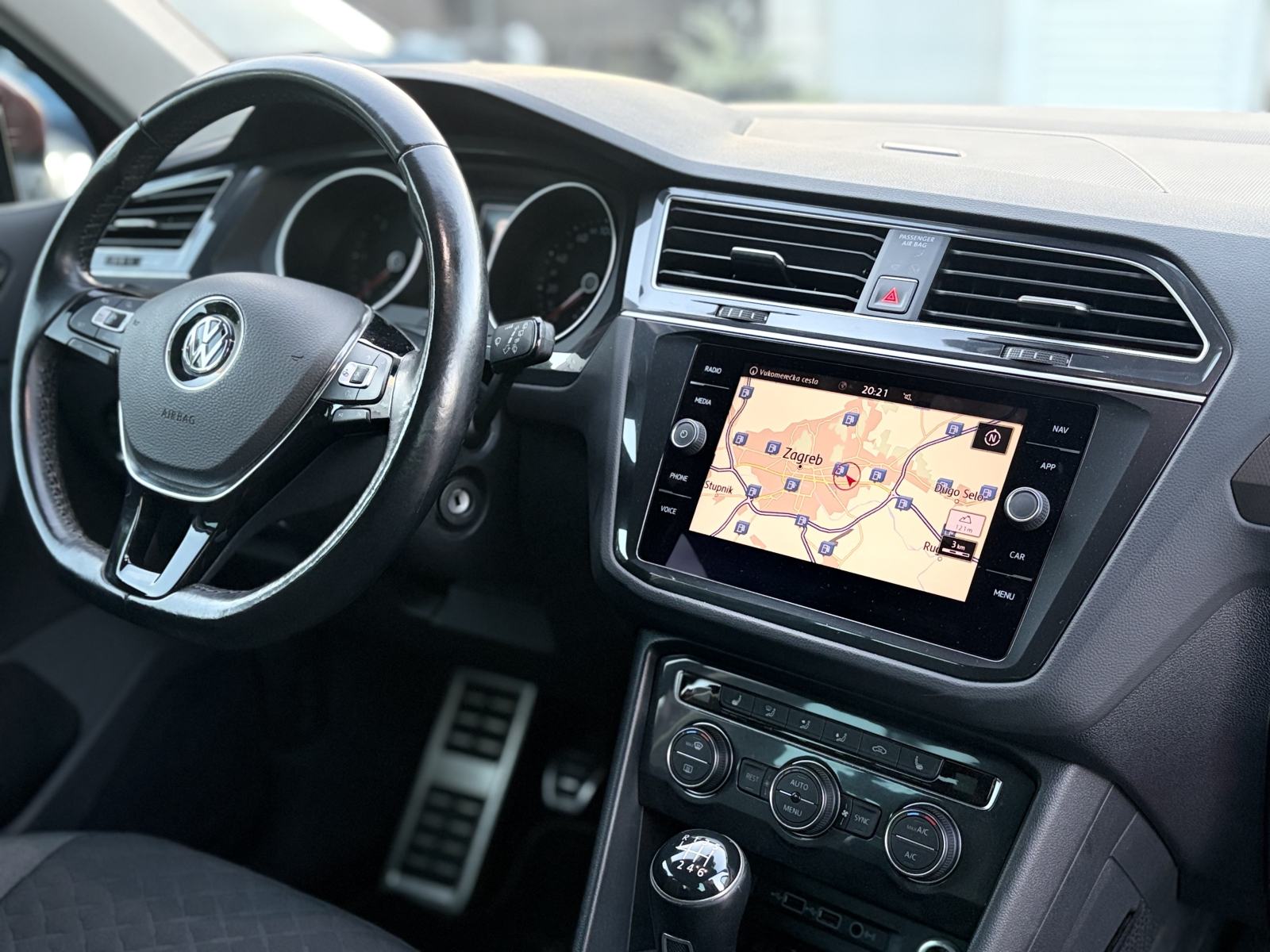 VW Tiguan 2,0 TDI 4MOTION *Servisna* *Top stanje!* *Jamstvo*, fotografija 18