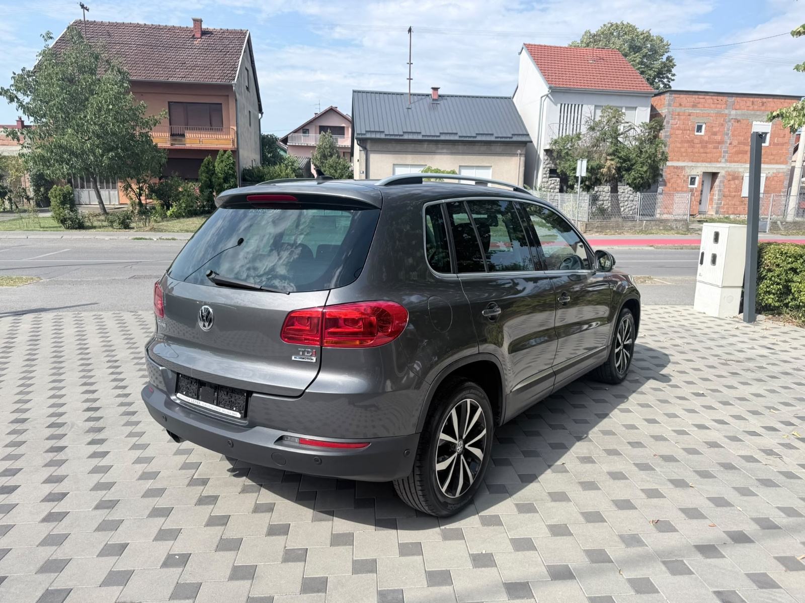 VW TIGUAN 2,0 TDI LOUNGE,XENON,LED,NAVI,VELIKI SERVIS, fotografija 10