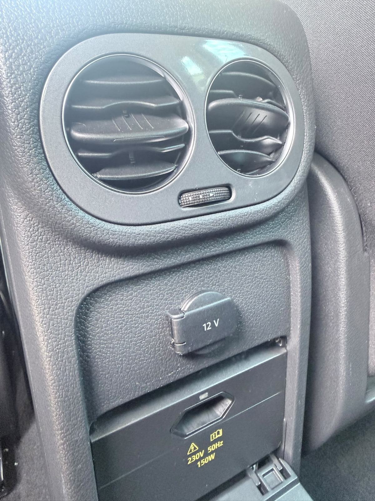 VW TIGUAN 2,0 TDI LOUNGE,XENON,LED,NAVI,VELIKI SERVIS, fotografija 15