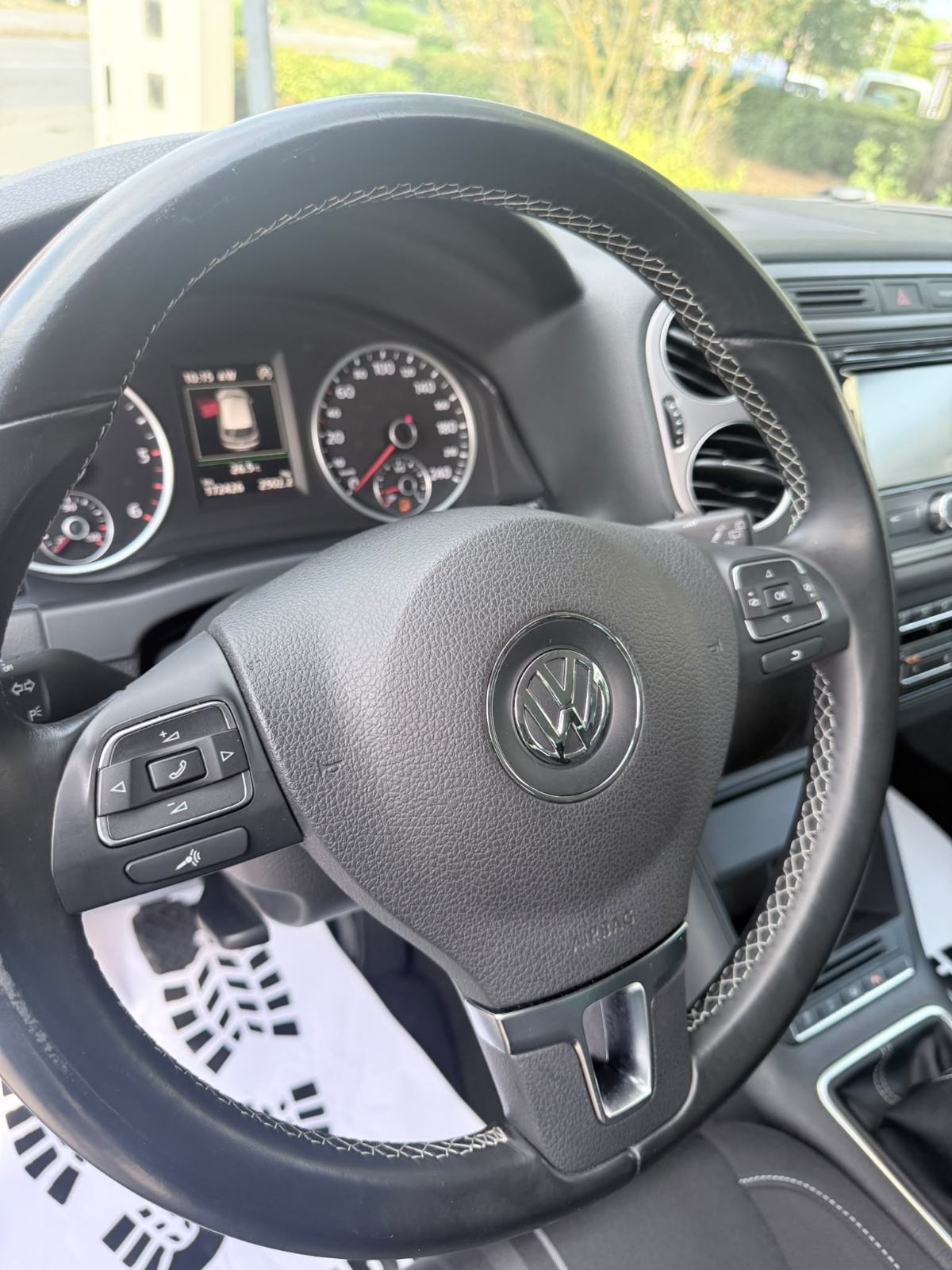 VW TIGUAN 2,0 TDI LOUNGE,XENON,LED,NAVI,VELIKI SERVIS, fotografija 17