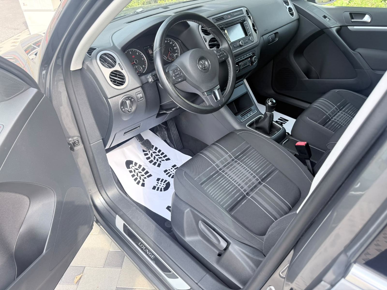 VW TIGUAN 2,0 TDI LOUNGE,XENON,LED,NAVI,VELIKI SERVIS, fotografija 19