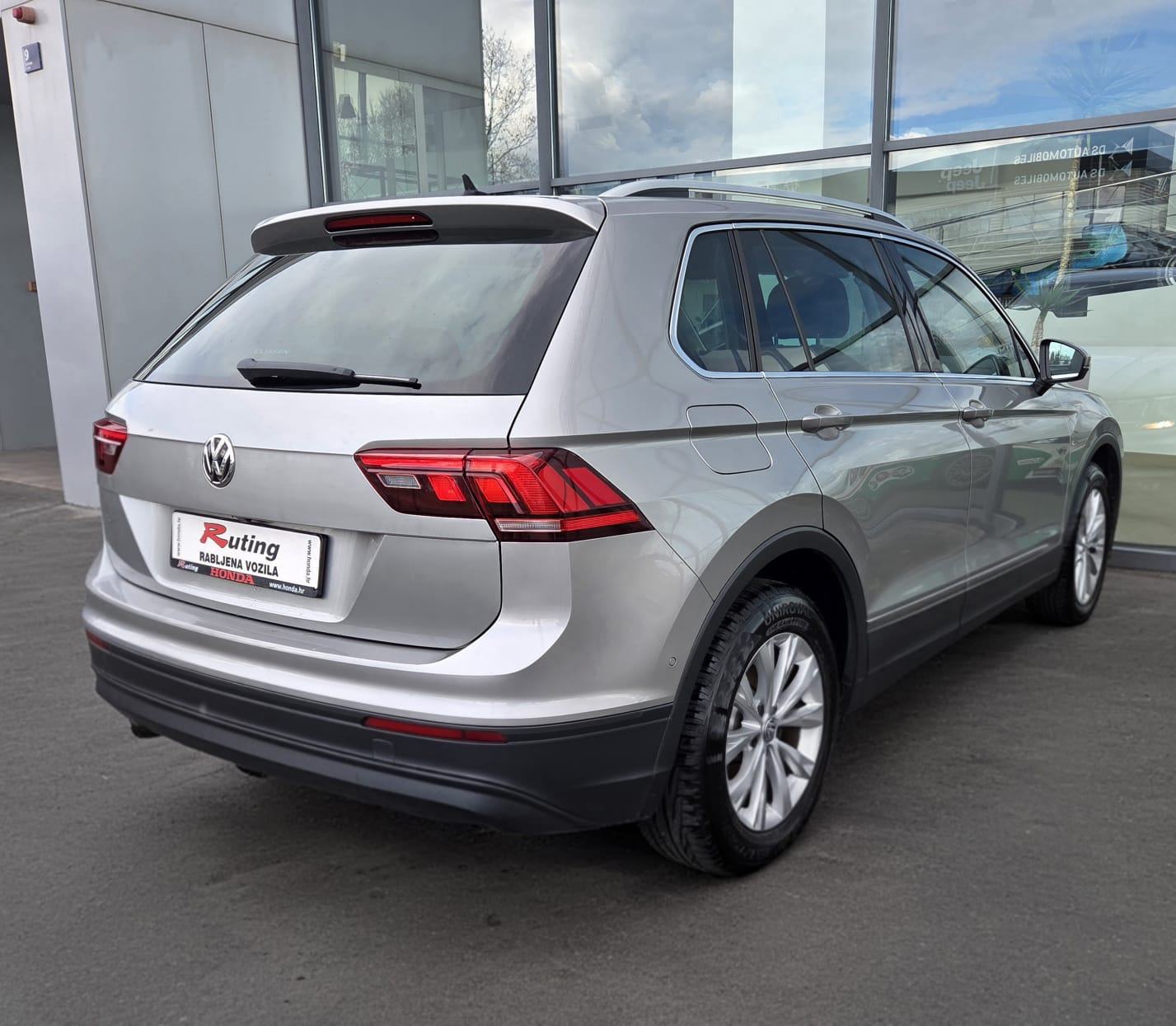 VW Tiguan 2,0 TDI COMFORTLINE*ALU NAVI KAMERA PARK PILOT*GARANCIJA*, fotografija 4