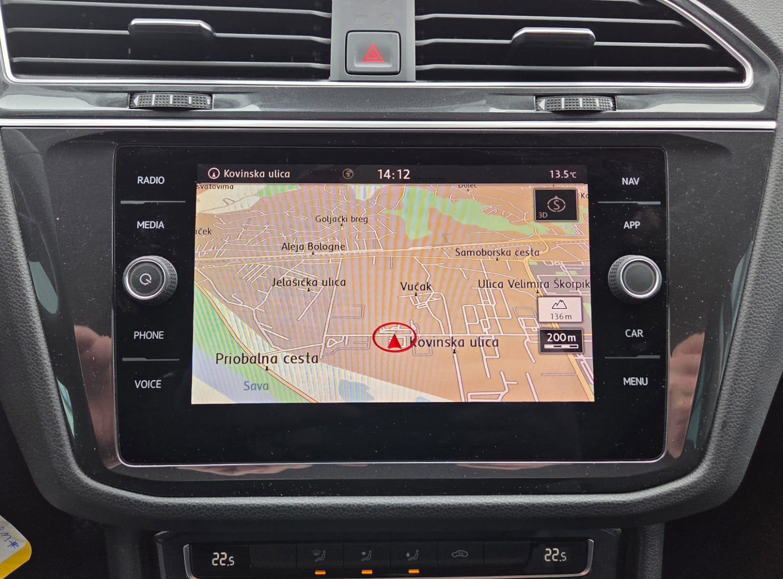 VW Tiguan 2,0 TDI COMFORTLINE*ALU NAVI KAMERA PARK PILOT*GARANCIJA*, fotografija 14