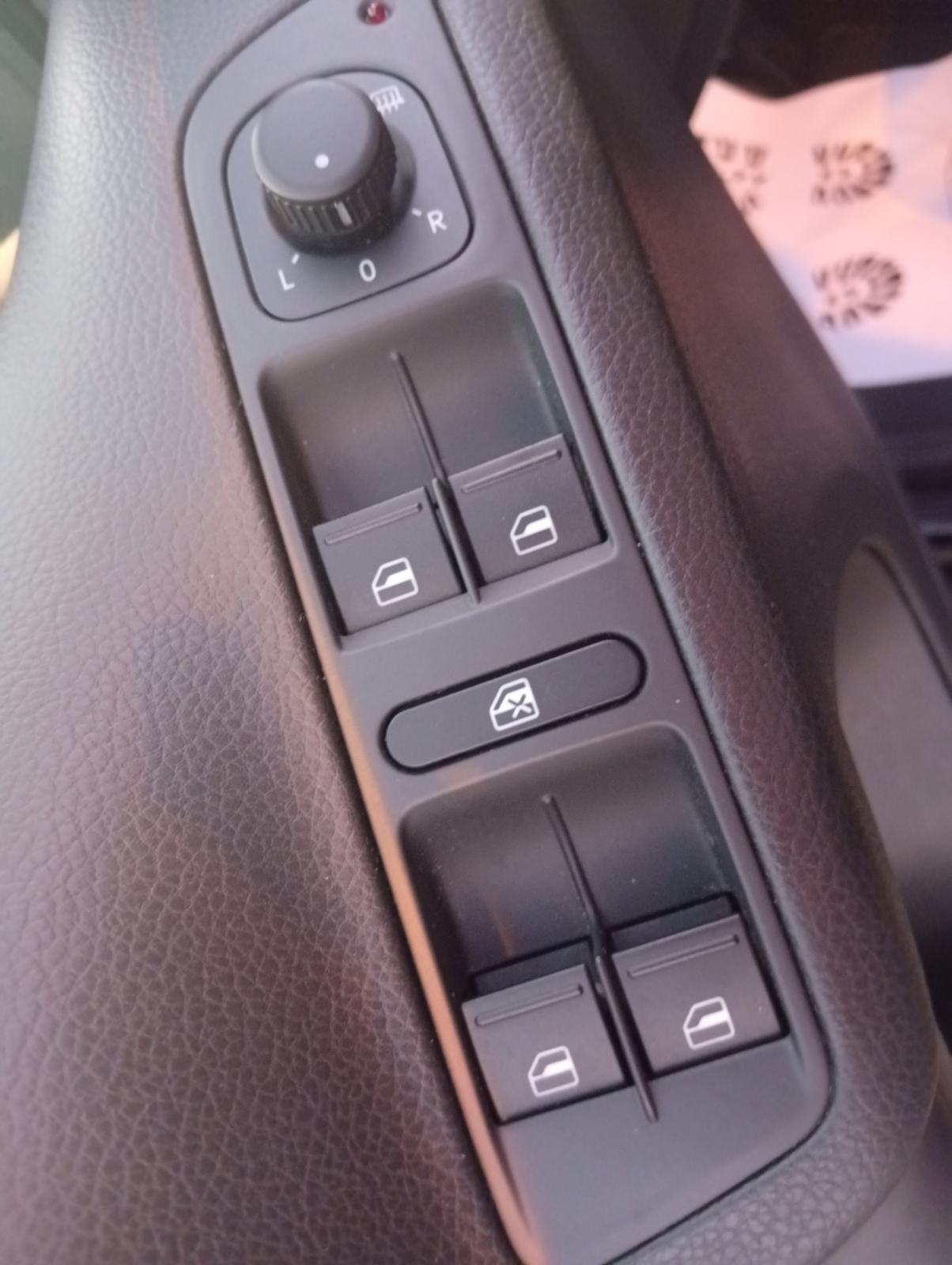VW Tiguan 2,0 TDI Cross mod.2016 - 159 TKM/ MEDIA/ ALU/ PDC/ V.SERVIS, fotografija 12