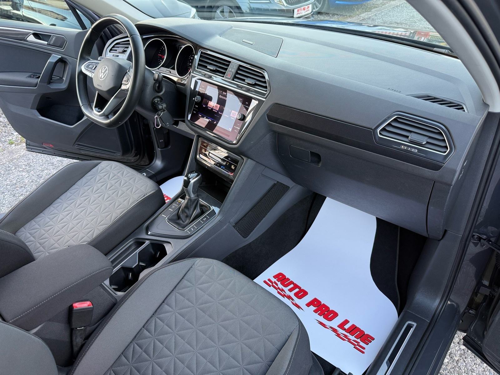 VW Tiguan 2,0 TDI DSG - 1. Vlasnik - 108.000 km - KAO NOVI, fotografija 13