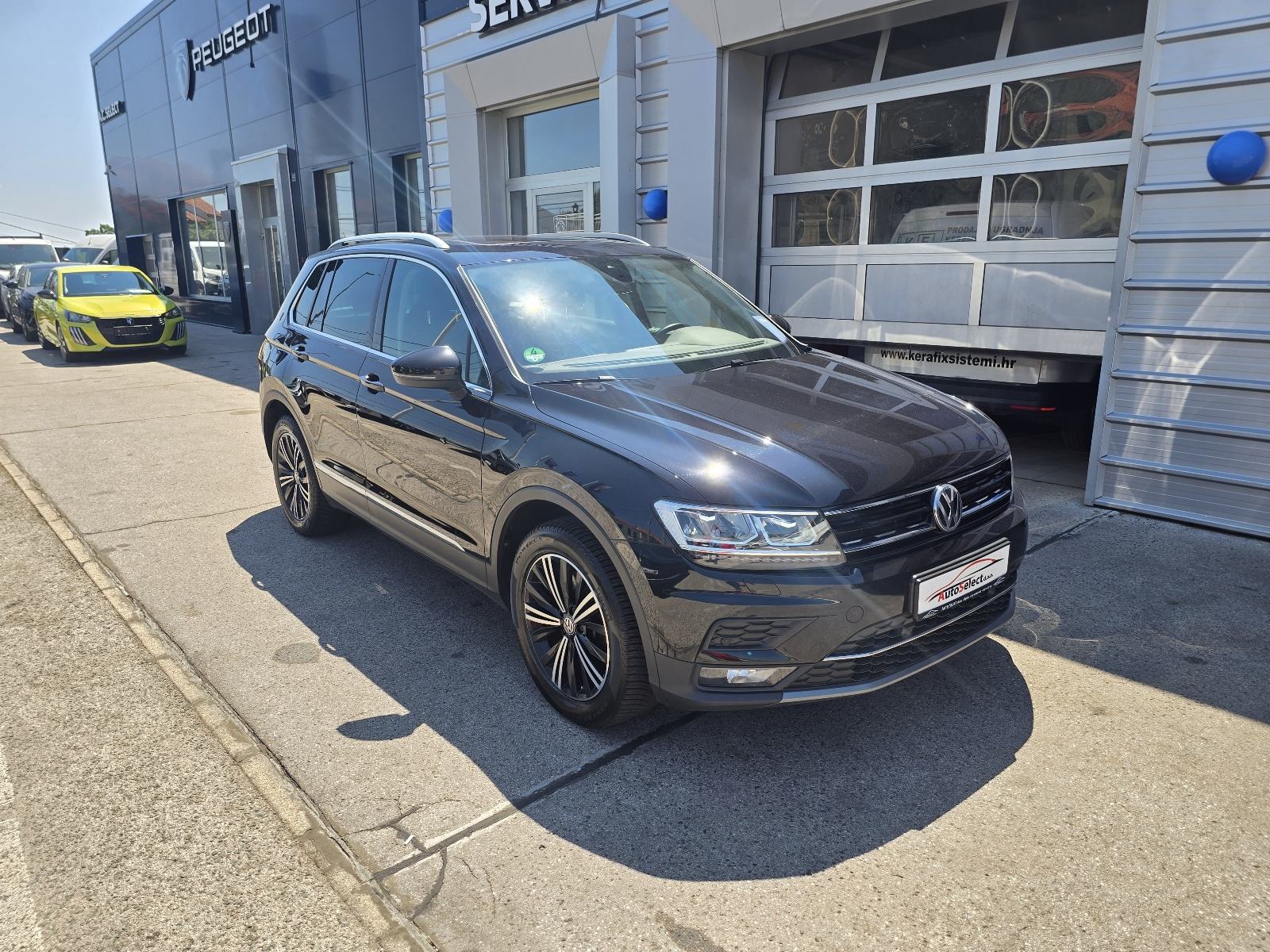 VW Tiguan 2,0 TDI DSG - 2020 - 4x4 - SERVISNA - GARANCIJA - REG.1.GOD, fotografija 2