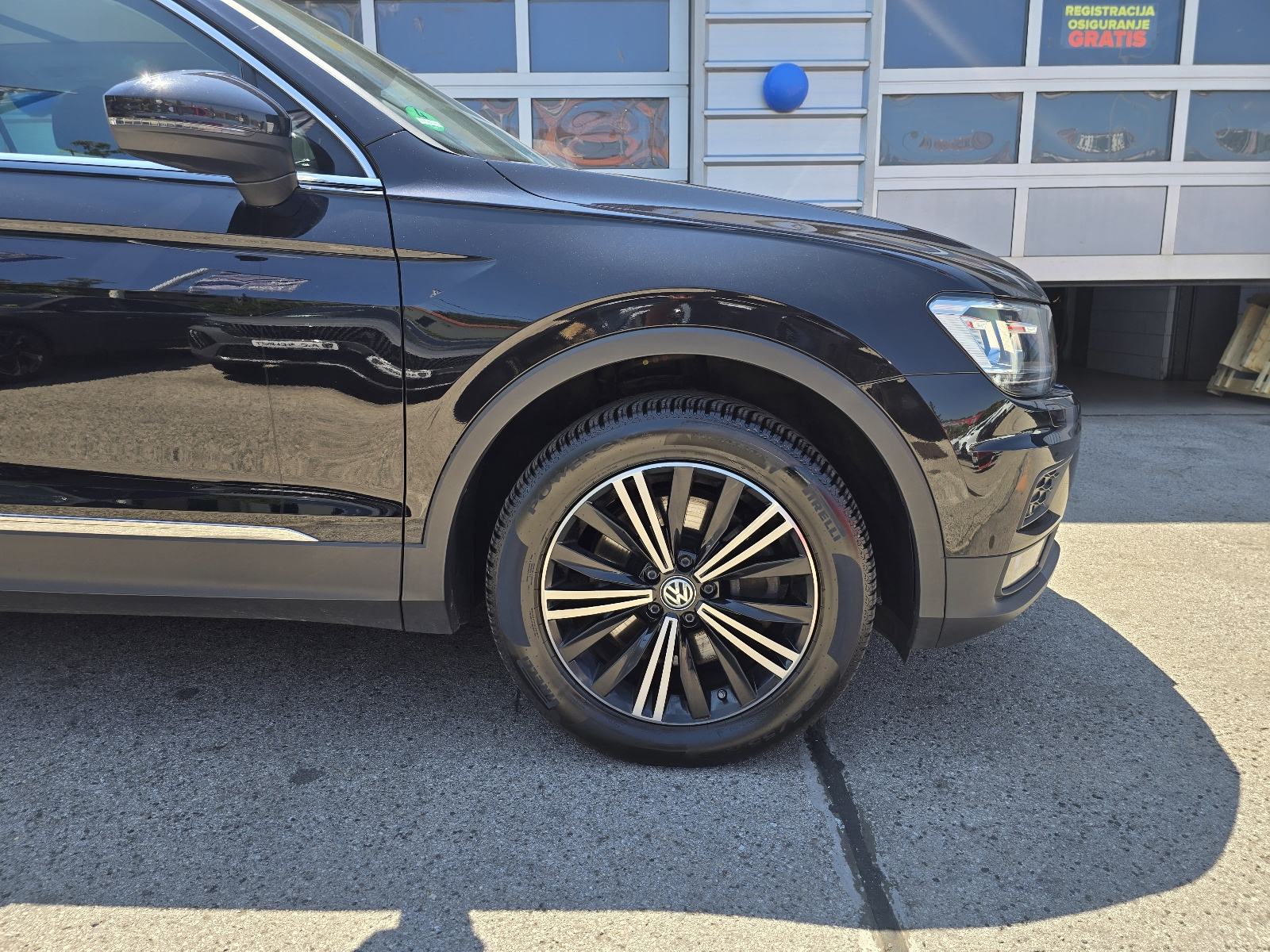 VW Tiguan 2,0 TDI DSG - 2020 - 4x4 - SERVISNA - GARANCIJA - REG.1.GOD, fotografija 4