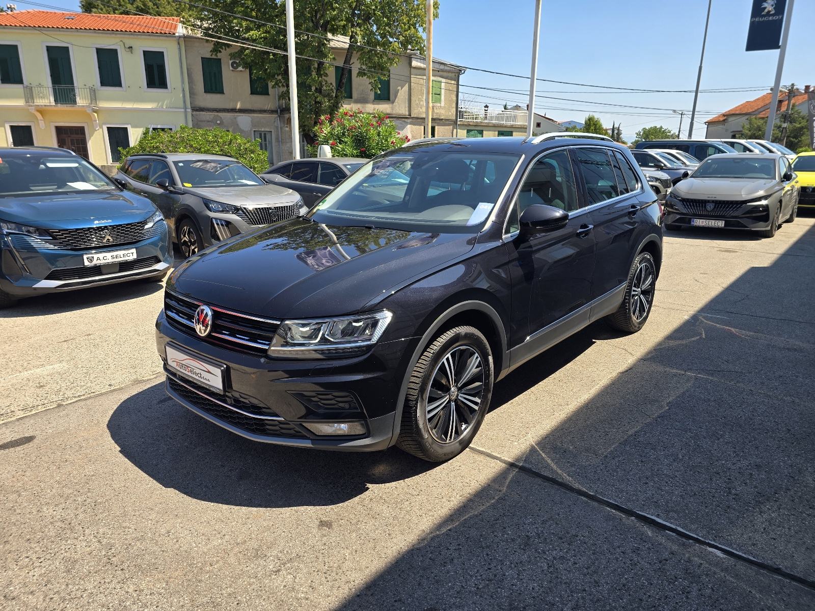 VW Tiguan 2,0 TDI DSG - 2020 - 4x4 - SERVISNA - GARANCIJA - REG.1.GOD, fotografija 1