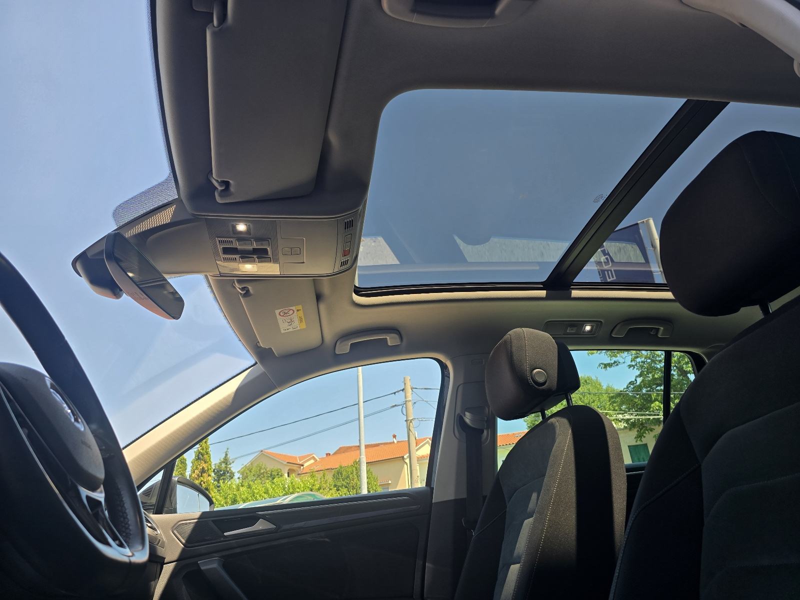 VW Tiguan 2,0 TDI DSG - 2020 - 4x4 - SERVISNA - GARANCIJA - REG.1.GOD, fotografija 19