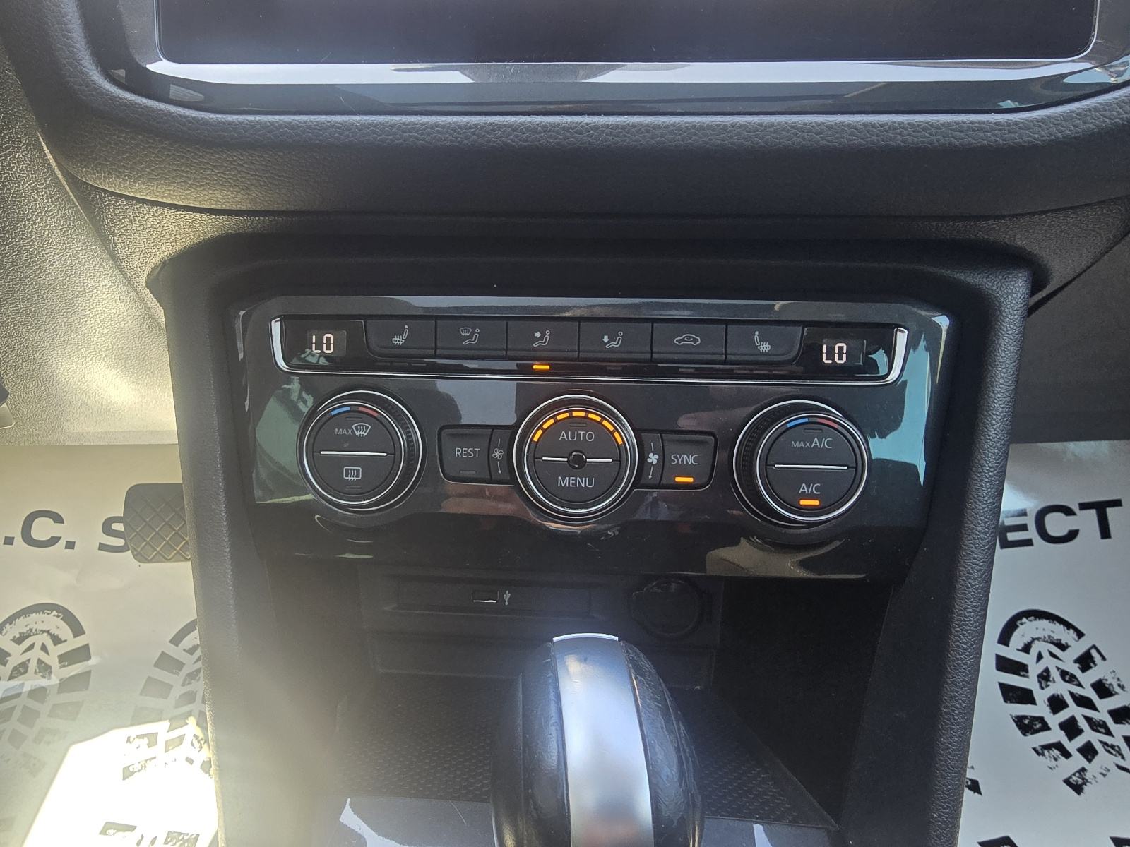 VW Tiguan 2,0 TDI DSG - 2020 - 4x4 - SERVISNA - GARANCIJA - REG.1.GOD, fotografija 16
