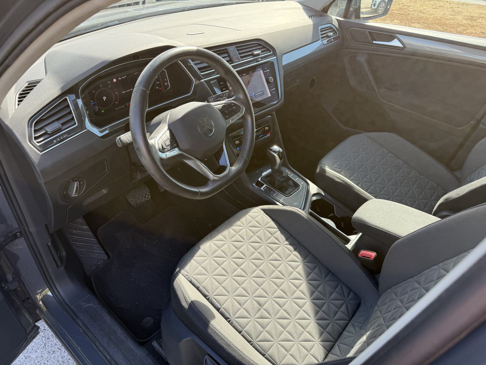 VW TIGUAN 2.0 TDI DSG 2022. God - 43 500 KM - *Life* - SUSTAV PDV-A!, fotografija 7