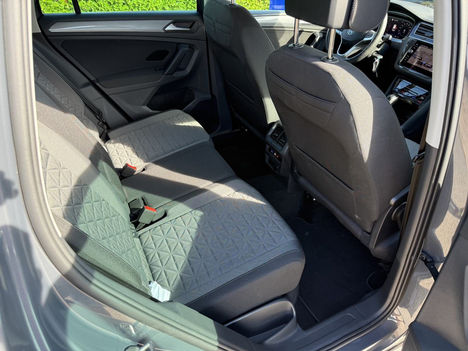 VW TIGUAN 2.0 TDI DSG 2022. God - 43 500 KM - *Life* - SUSTAV PDV-A!, fotografija 10
