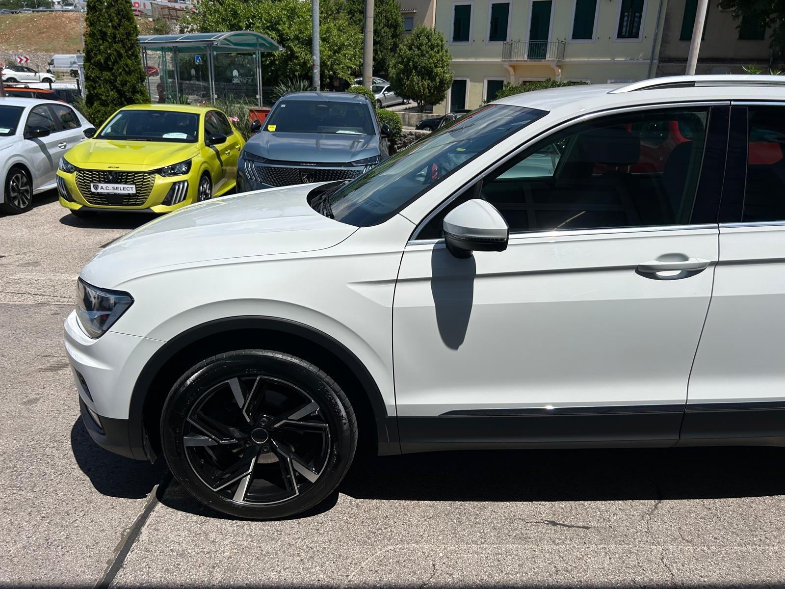 VW Tiguan 2.0 TDI DSG - 4 MOTION - 2020 - NAVI - GARANCIJA - SERVIS !!, fotografija 4