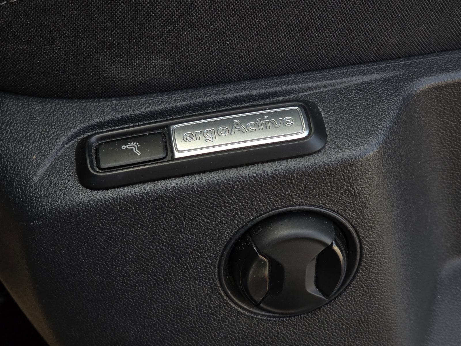 VW Tiguan 2,0 TDI DSG⭐ALCANTARA, AMBIENT LIGHT, GRIJANJE SJEDALA⭐, fotografija 13