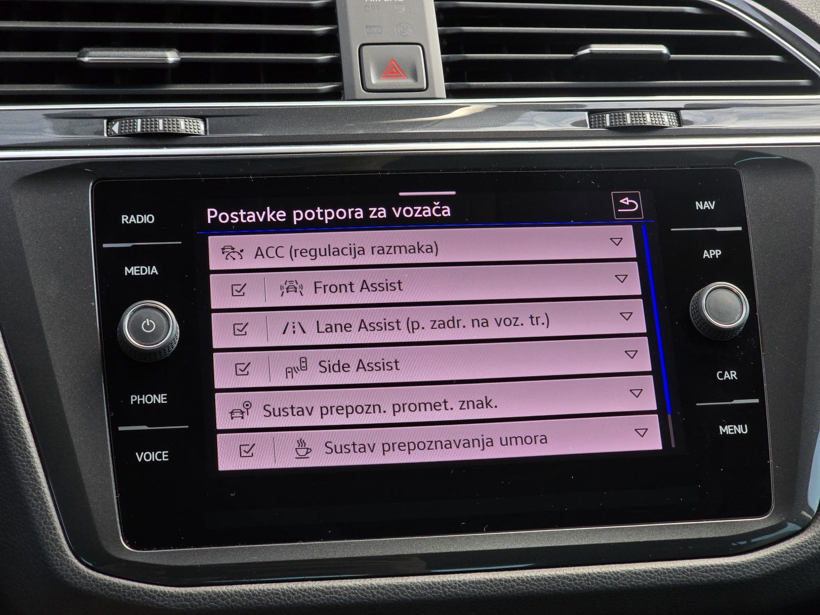 VW Tiguan 2,0 TDI DSG⭐ALCANTARA, AMBIENT LIGHT, GRIJANJE SJEDALA⭐, fotografija 18