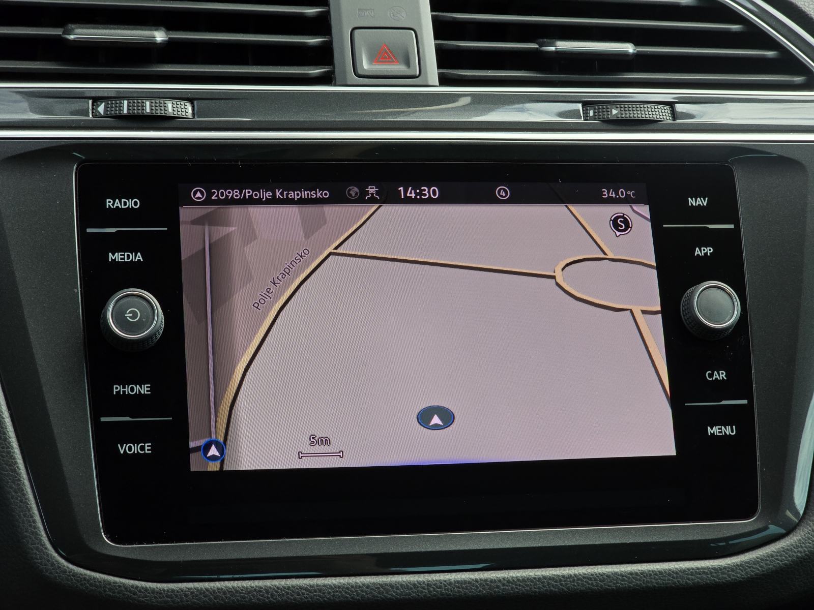 VW Tiguan 2,0 TDI DSG⭐ALCANTARA, AMBIENT LIGHT, GRIJANJE SJEDALA⭐, fotografija 16