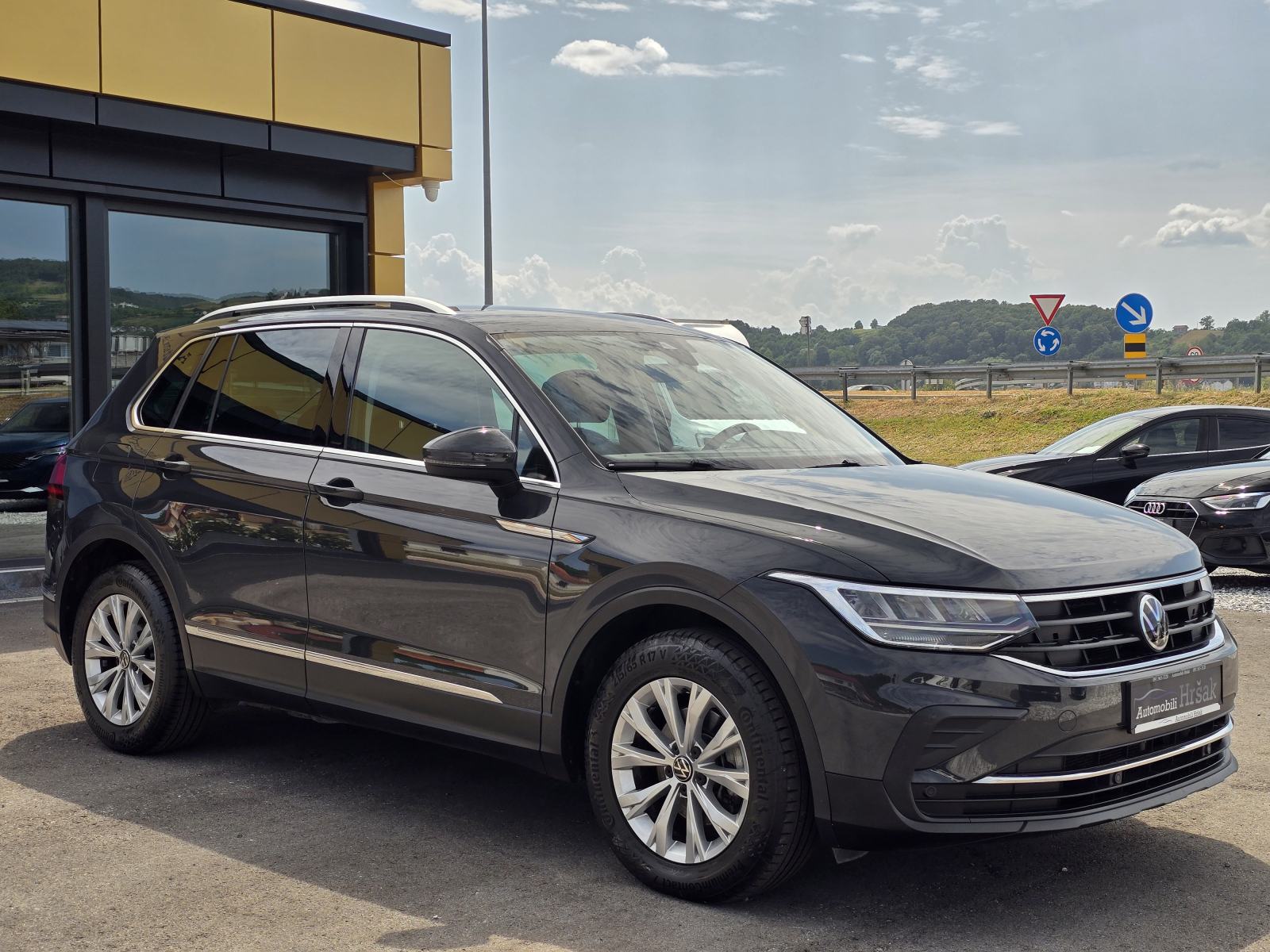 VW Tiguan 2,0 TDI DSG⭐ALCANTARA, AMBIENT LIGHT, GRIJANJE SJEDALA⭐, pogled izvana - slika 3