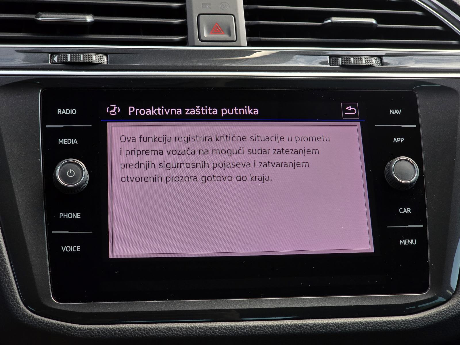 VW Tiguan 2,0 TDI DSG⭐ALCANTARA, AMBIENT LIGHT, GRIJANJE SJEDALA⭐, fotografija 20