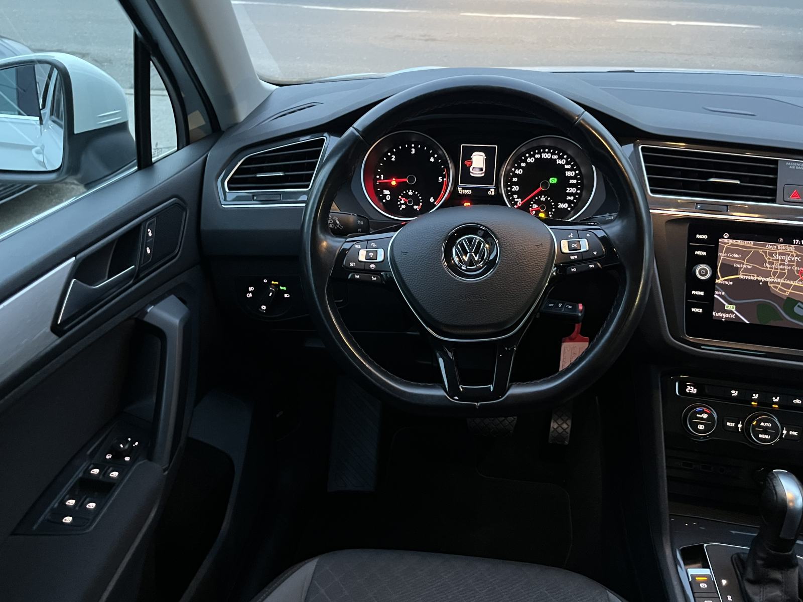 VW Tiguan 2,0 TDI DSG Automatik 150 KS NAVIGACIJA, fotografija 13