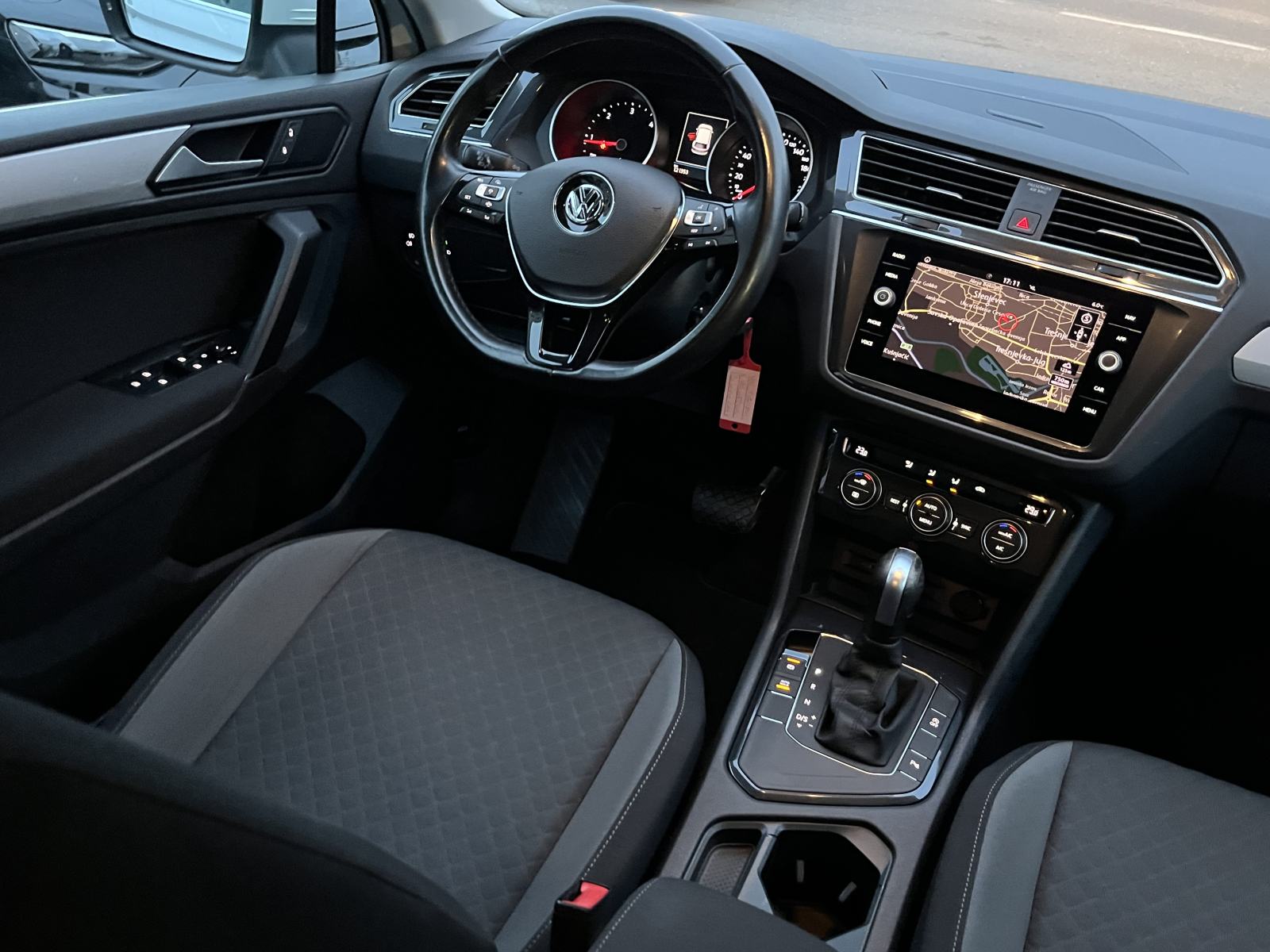 VW Tiguan 2,0 TDI DSG Automatik 150 KS NAVIGACIJA, fotografija 12