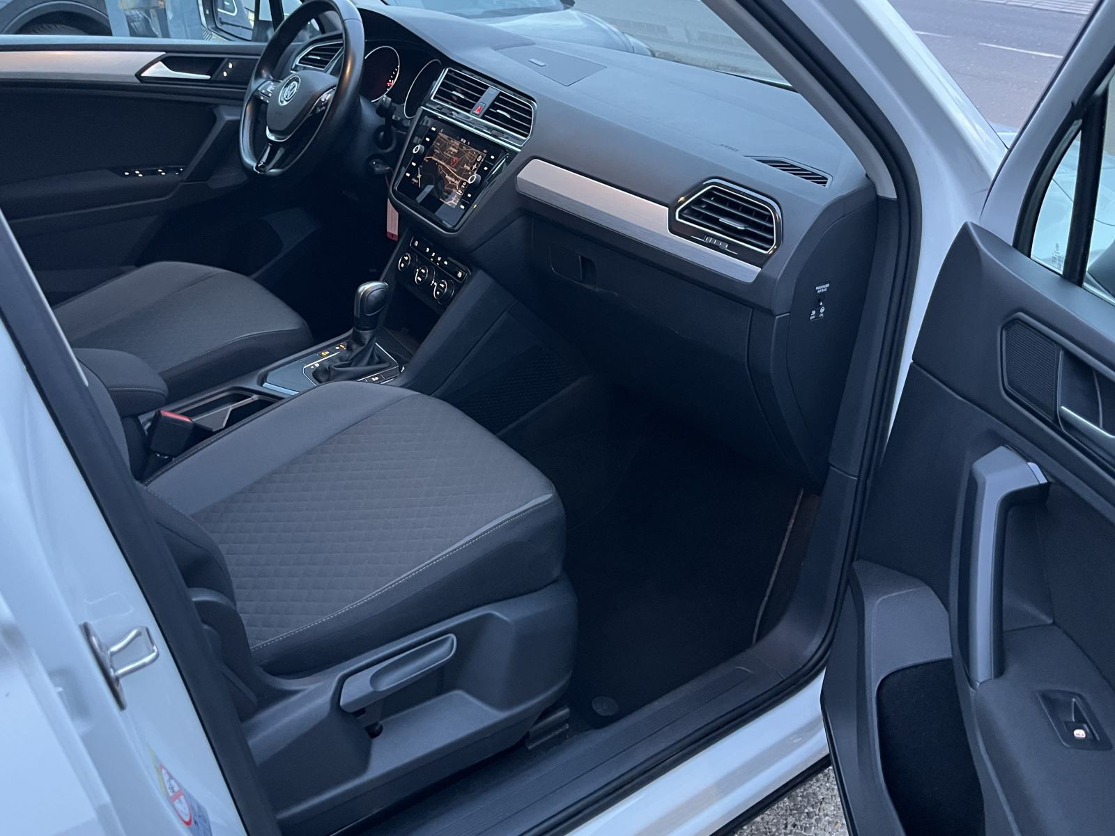 VW Tiguan 2,0 TDI DSG Automatik 150 KS NAVIGACIJA, fotografija 19
