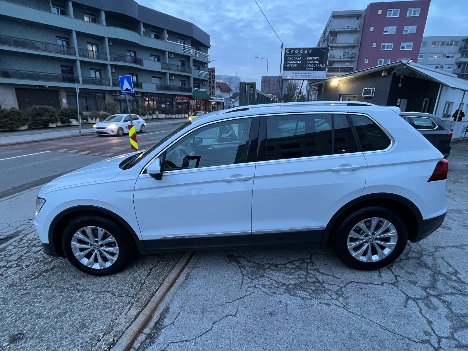 VW Tiguan 2,0 TDI DSG Automatik 150 KS NAVIGACIJA, fotografija 3