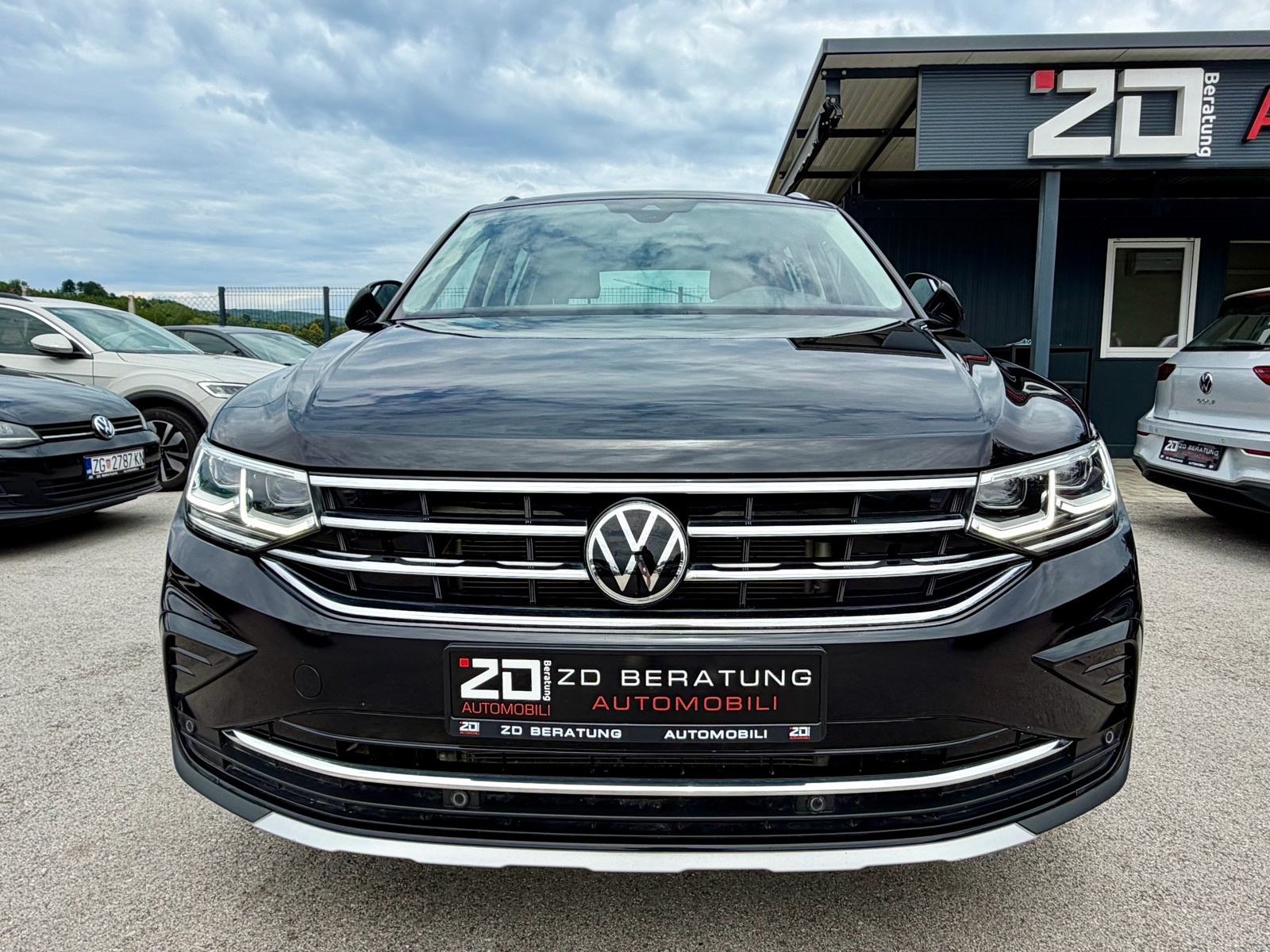 VW Tiguan 2,0 TDI *DSG* Elegance MATRIX LED Virtual Navi R18 Servisna, fotografija 3