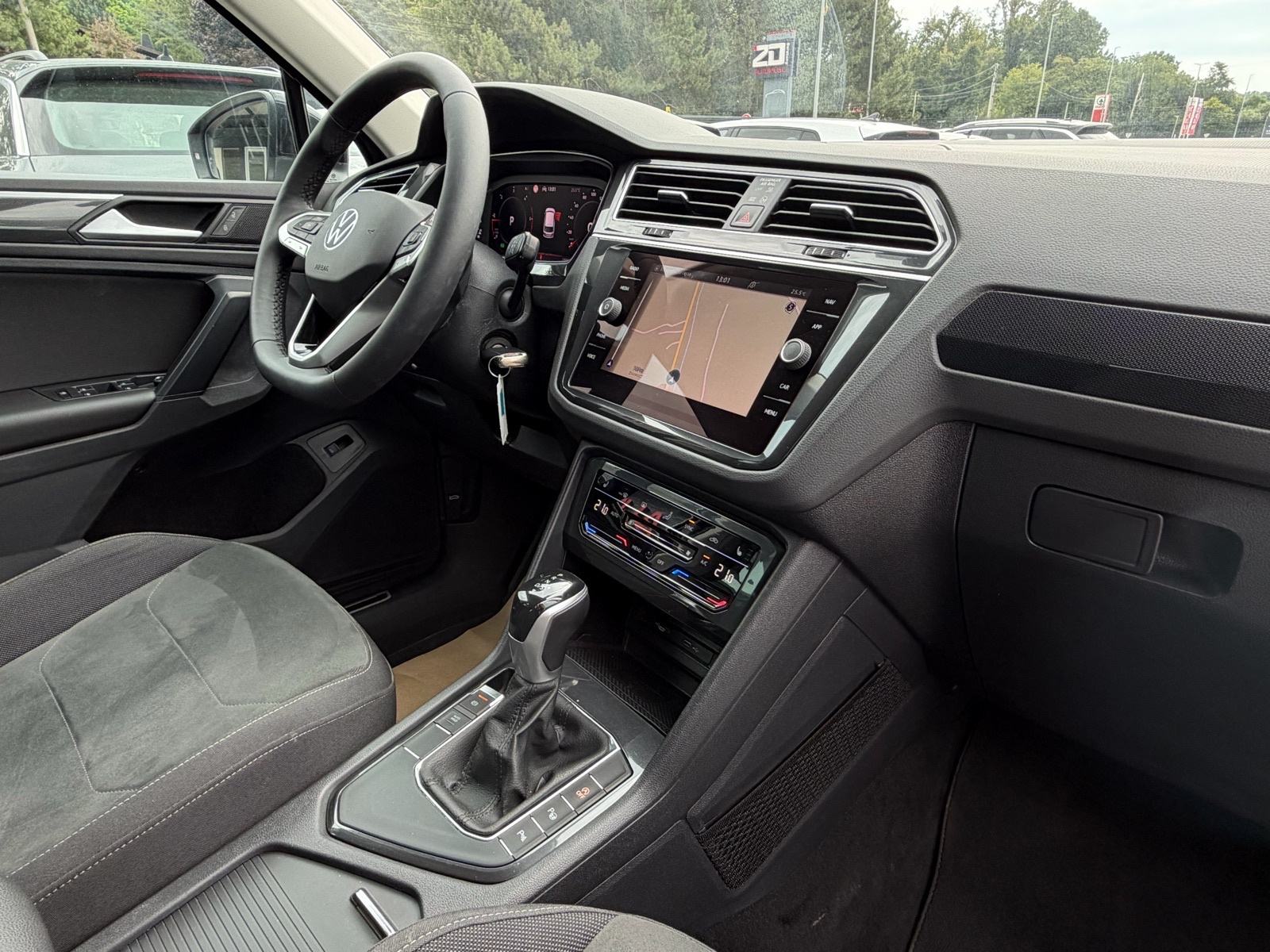 VW Tiguan 2,0 TDI *DSG* Elegance MATRIX LED Virtual Navi R18 Servisna, fotografija 19