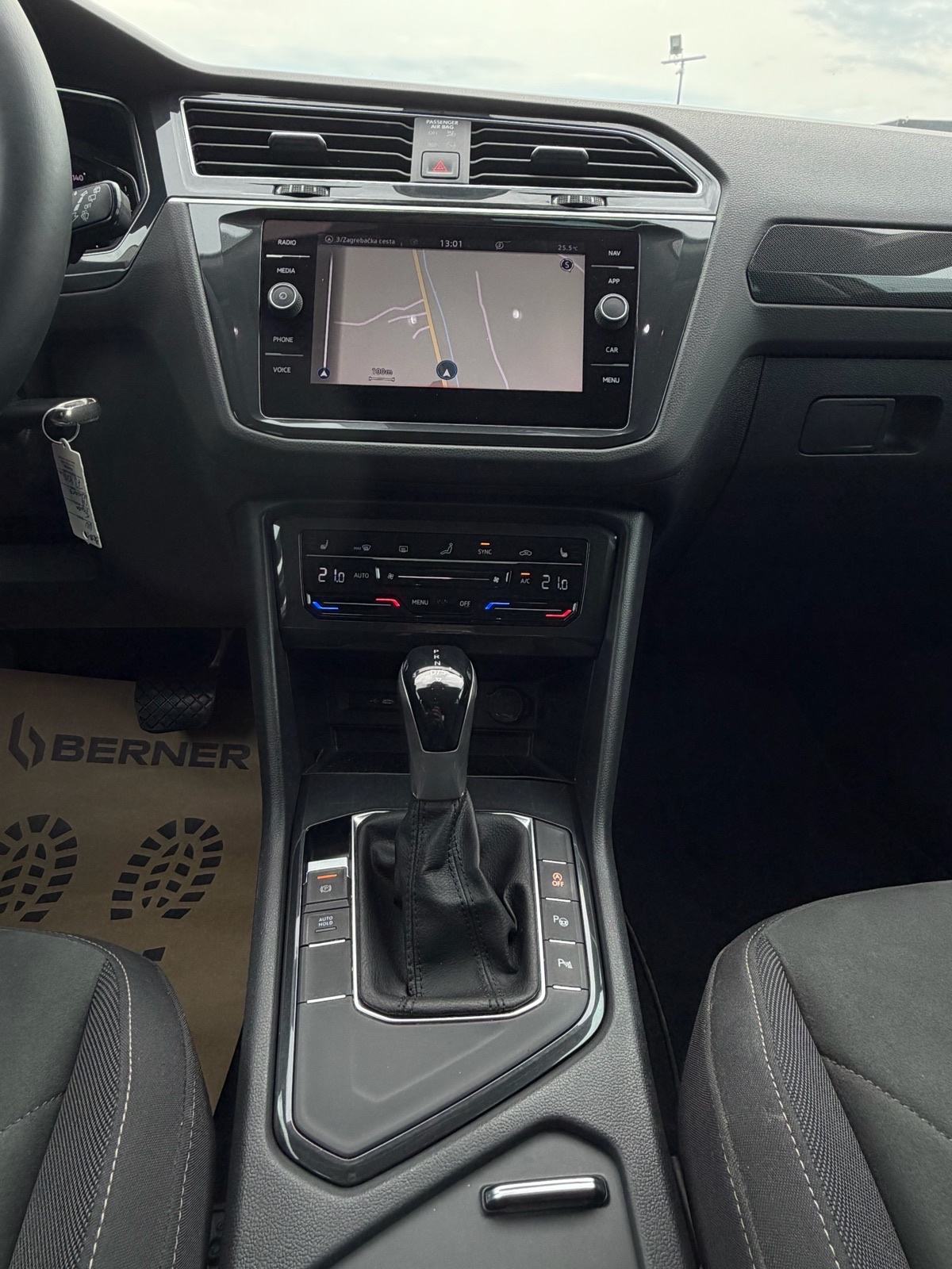 VW Tiguan 2,0 TDI *DSG* Elegance MATRIX LED Virtual Navi R18 Servisna, fotografija 20