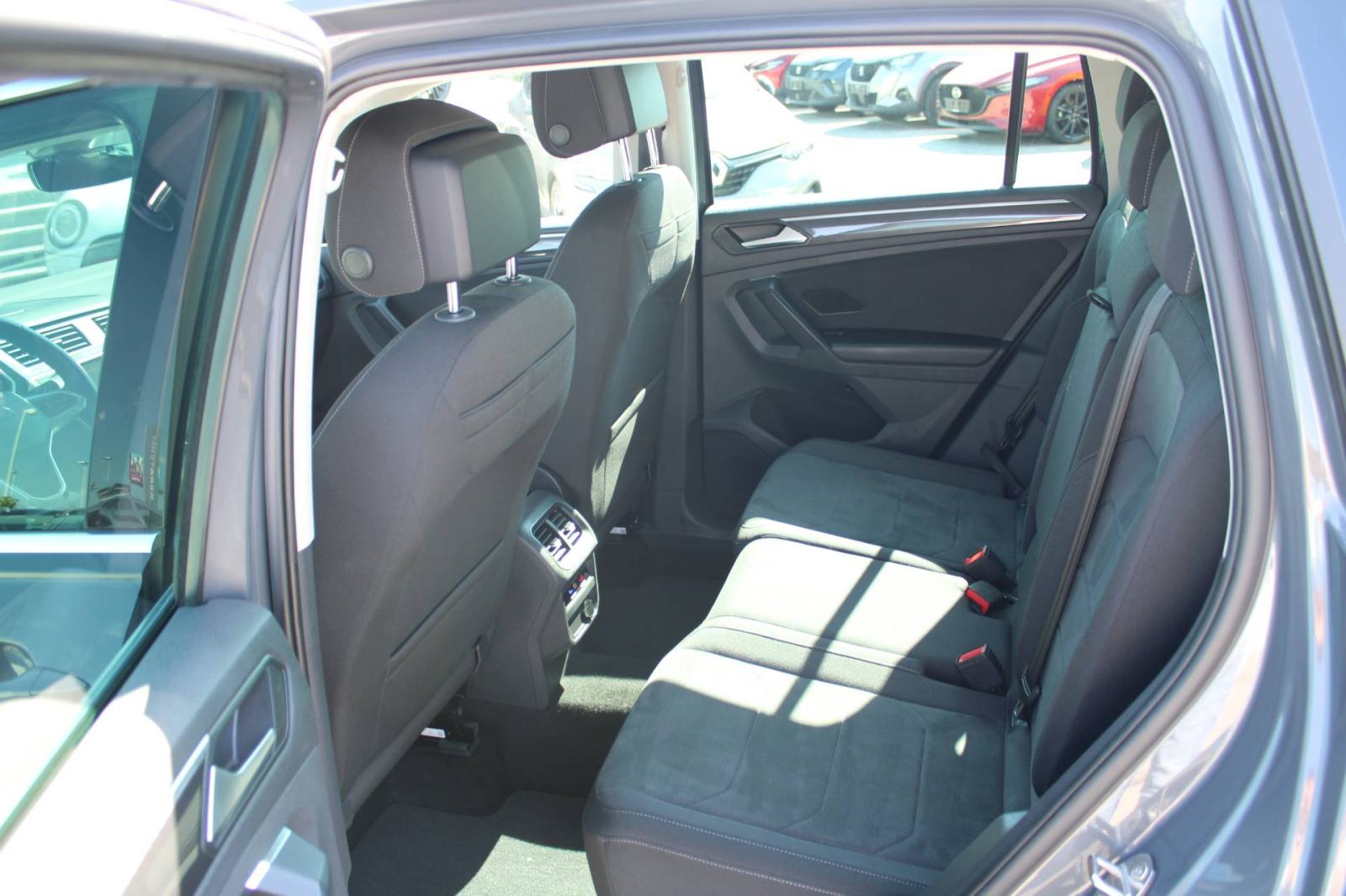 VW Tiguan 2.0 TDi DSG Elegance *NAVIGACIJA, KAMERA, VIRTUAL*, fotografija 12