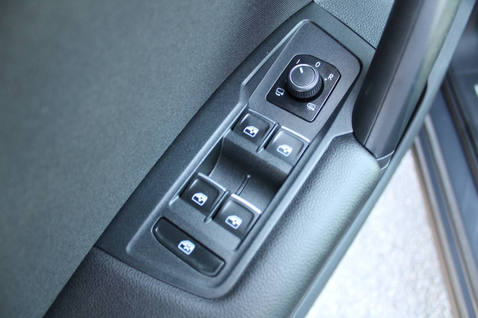VW Tiguan 2.0 TDi DSG Elegance *NAVIGACIJA, KAMERA, VIRTUAL*, fotografija 15