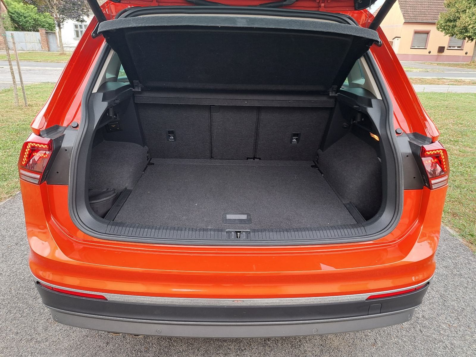 VW Tiguan 2,0 TDI Dsg Highline.. virtual.. panorama..360°..alcantra.., fotografija 16