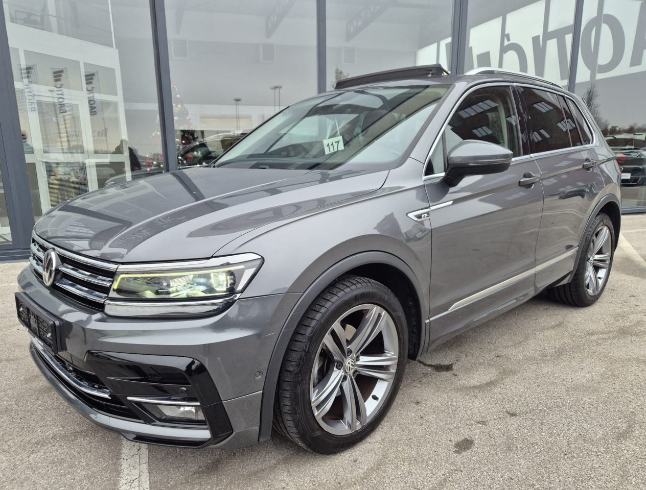 VW Tiguan 2,0 TDI DSG HIGHLINE R-LINE*PANO*VIRTUALNI*VELIKI SERVIS*, fotografija 1