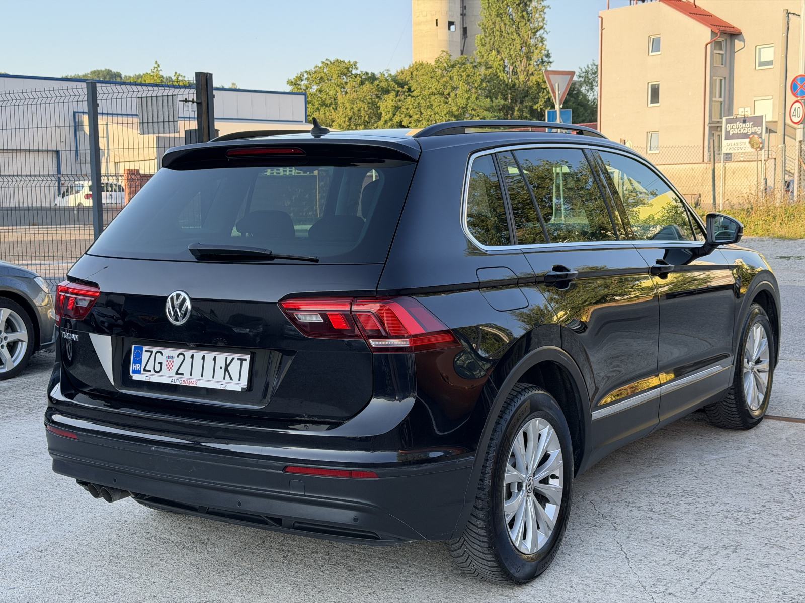 VW Tiguan 2,0 TDI DSG -LED-KAMERA-ACC-V+M SERVIS-MOD.2019, fotografija 6