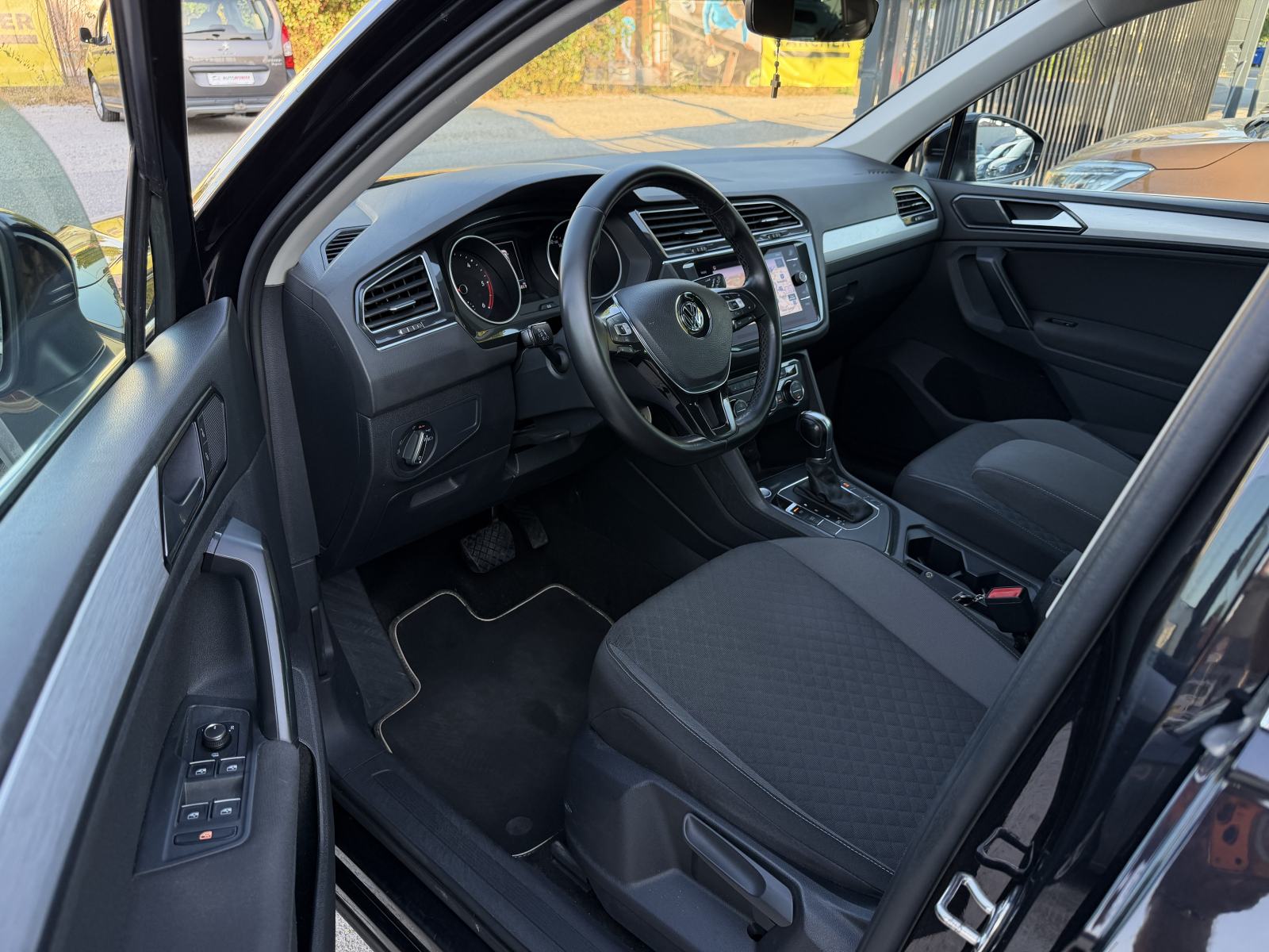 VW Tiguan 2,0 TDI DSG -LED-KAMERA-ACC-V+M SERVIS-MOD.2019, fotografija 10