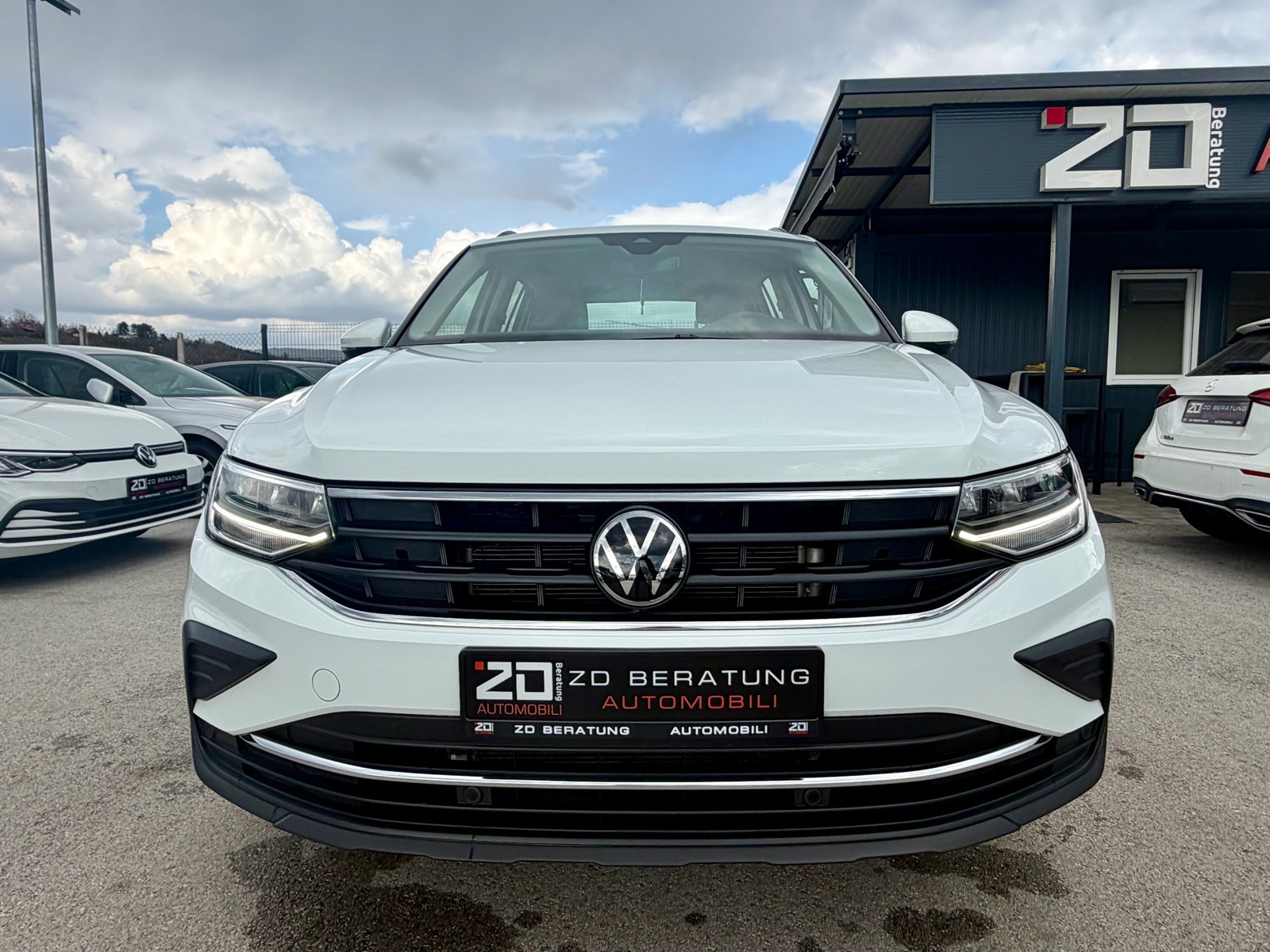 VW Tiguan 2,0 TDI *DSG* Life *11/2022* LED Navi ACC Kamera R17 Servisn, fotografija 3