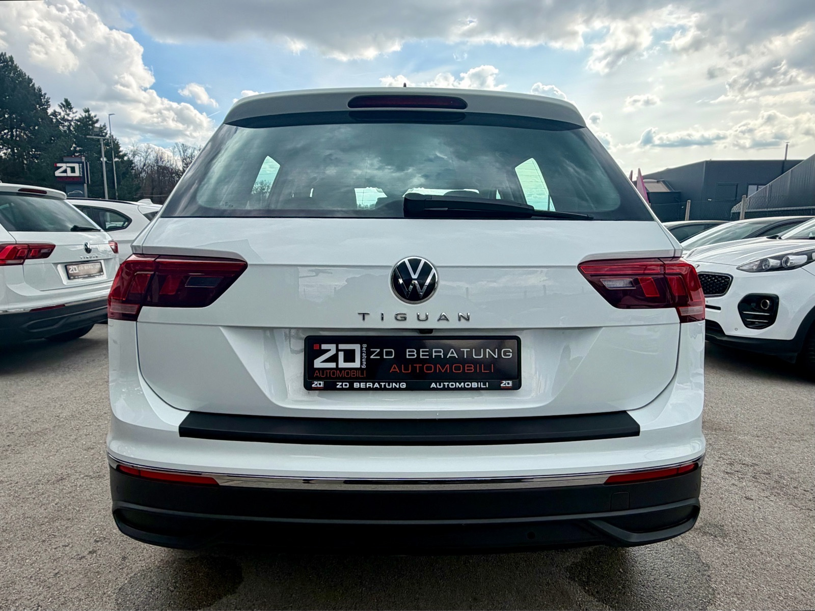 VW Tiguan 2,0 TDI *DSG* Life *11/2022* LED Navi ACC Kamera R17 Servisn, fotografija 8