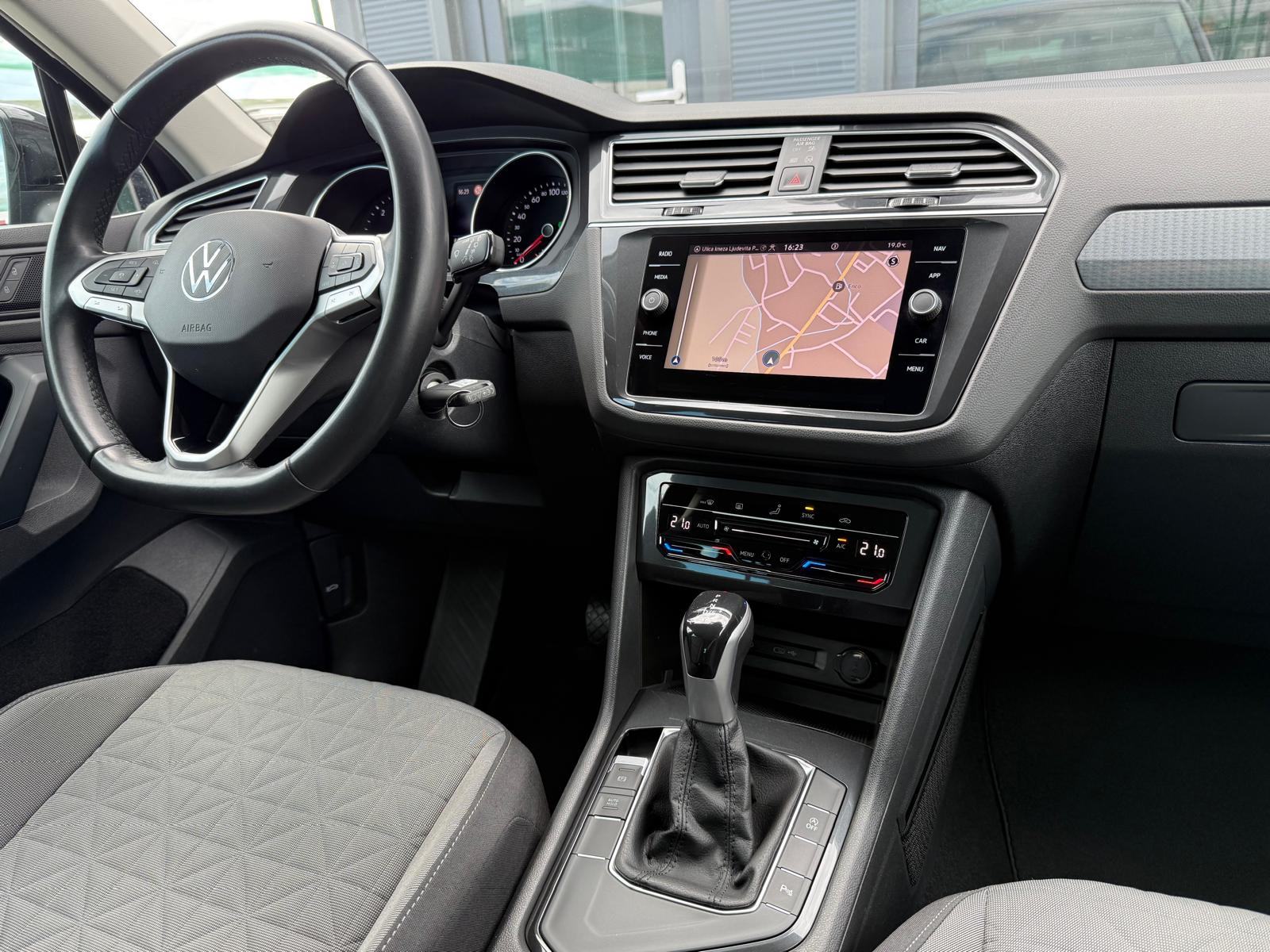 VW Tiguan 2,0 TDI DSG °NAVI°ADAPTIVNI TEMP.°LEASING BEZ UČEŠĆA°U PDV-U, fotografija 10