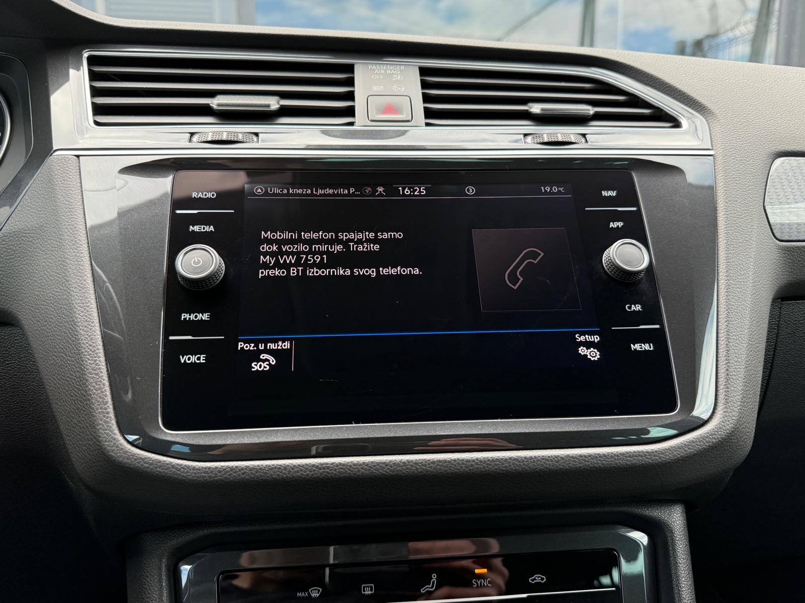 VW Tiguan 2,0 TDI DSG °NAVI°ADAPTIVNI TEMP.°LEASING BEZ UČEŠĆA°U PDV-U, fotografija 17