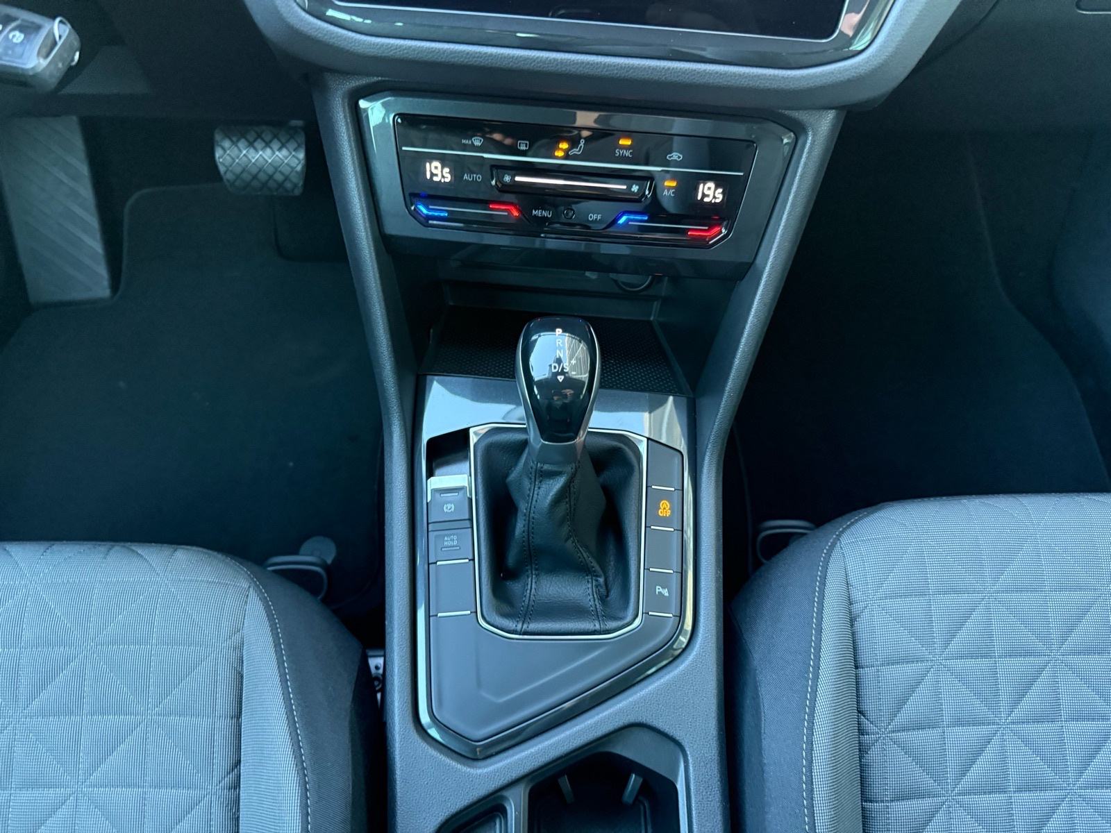 VW Tiguan 2,0 TDI DSG °NAVI°ADAPTIVNI TEMPOMAT°LEASING BEZ UČEŠĆA°, fotografija 15