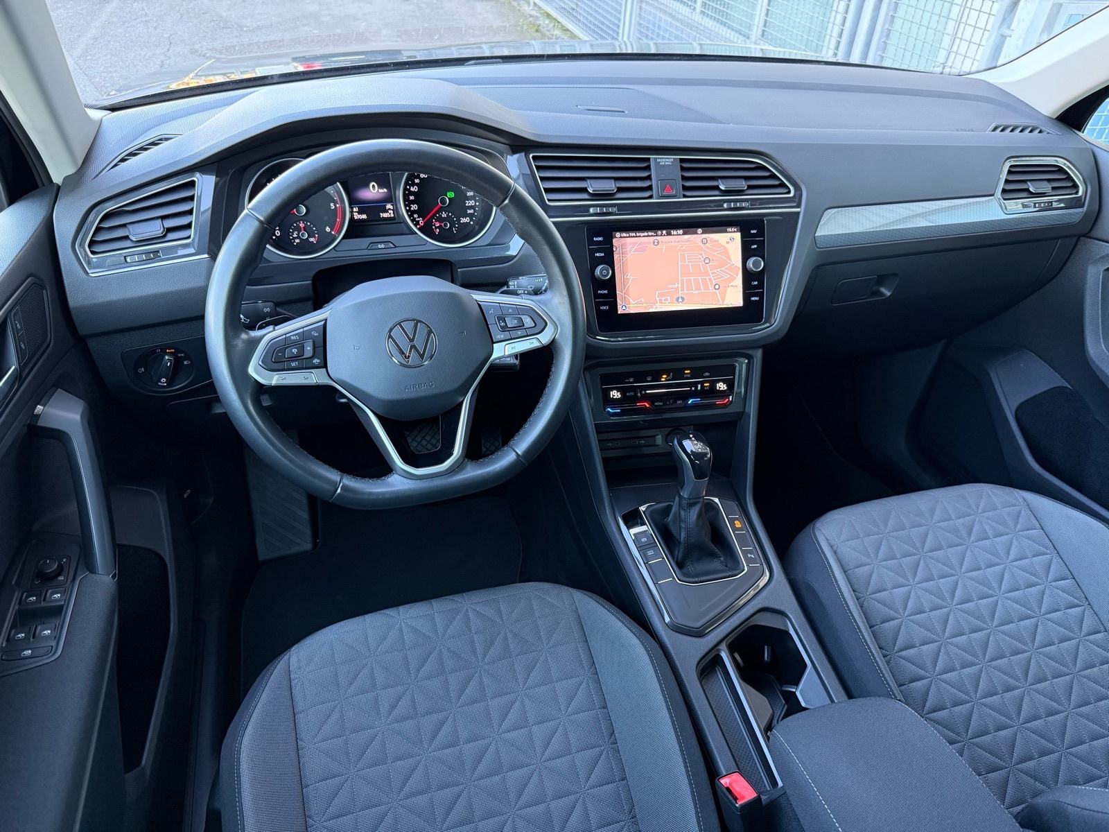VW Tiguan 2,0 TDI DSG °NAVI°ADAPTIVNI TEMPOMAT°LEASING BEZ UČEŠĆA°, fotografija 11