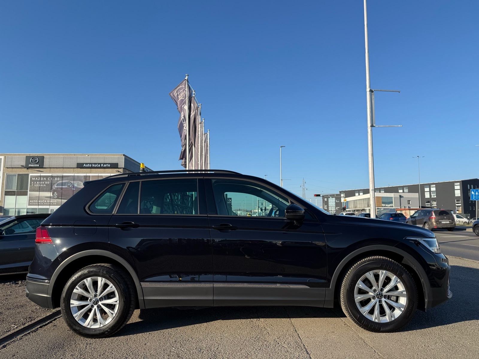 VW Tiguan 2,0 TDI DSG °NAVI°ADAPTIVNI TEMPOMAT°LEASING BEZ UČEŠĆA°, fotografija 5