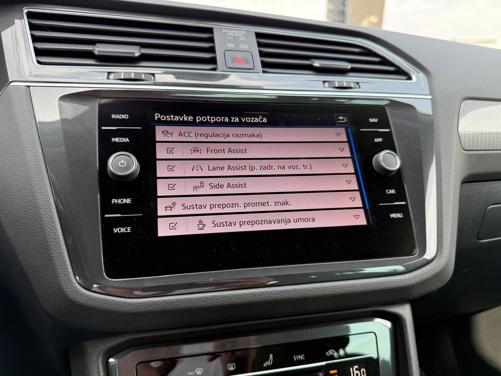 VW Tiguan 2.0 TDI DSG NAVIGACIJA°ADAPTIVNI TEMPOMAT°LEASING BEZ UČEŠĆA, fotografija 16